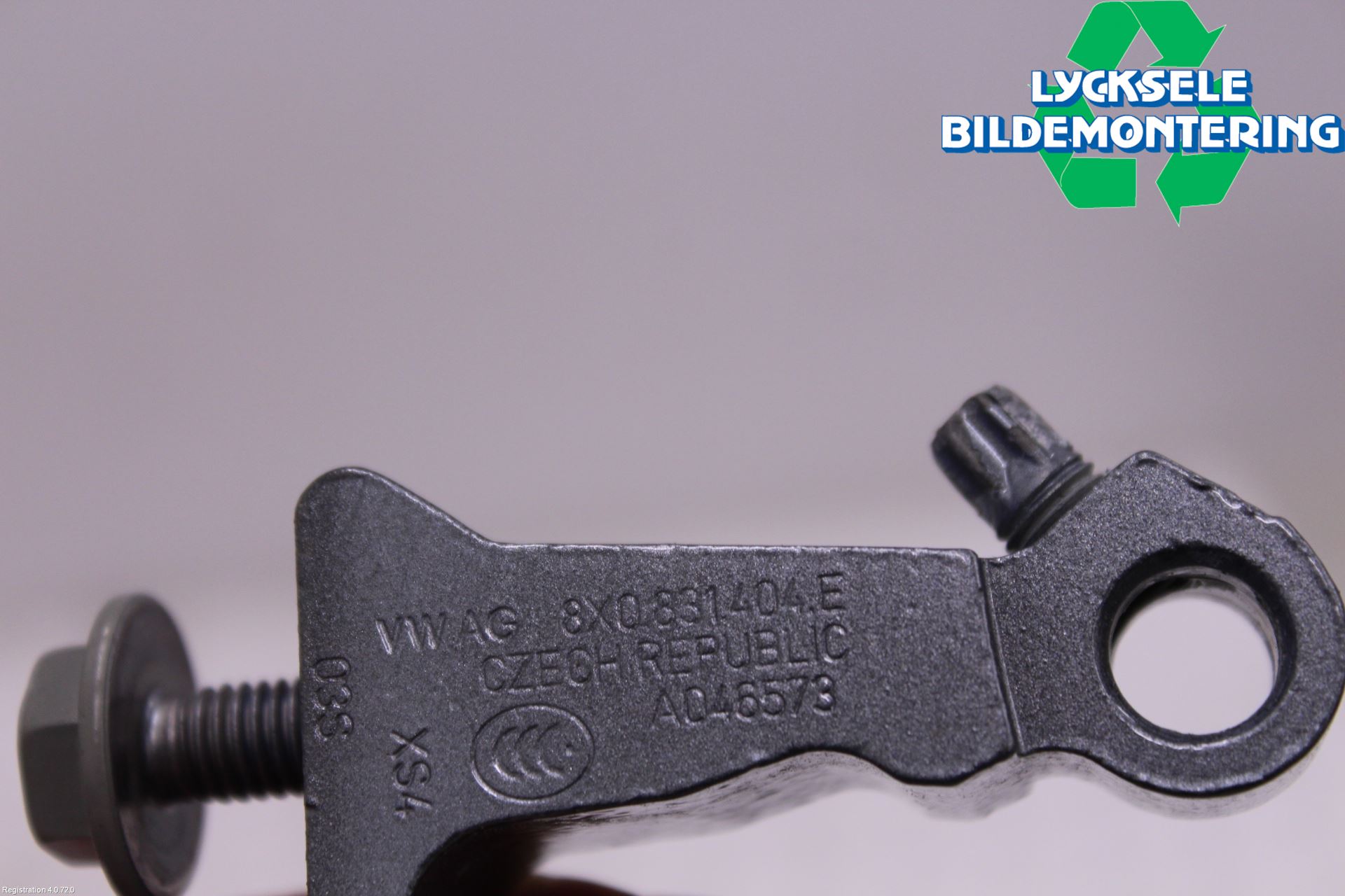 Skoda KAROQ 18- Dörrgångjärn