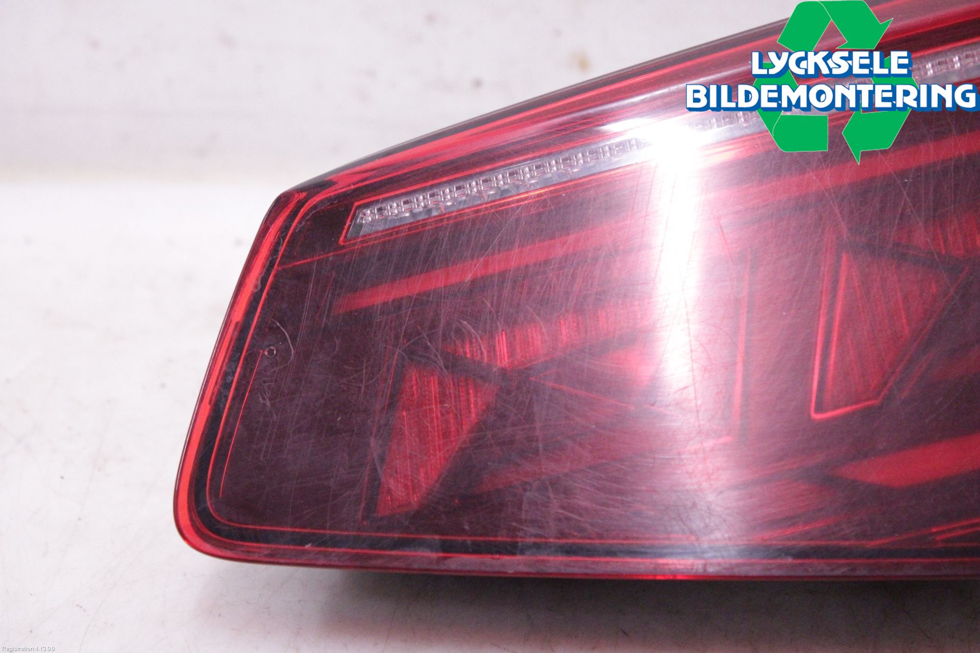 Volkswagen VW PASSAT 20-24 Bakljus Lucka Hö