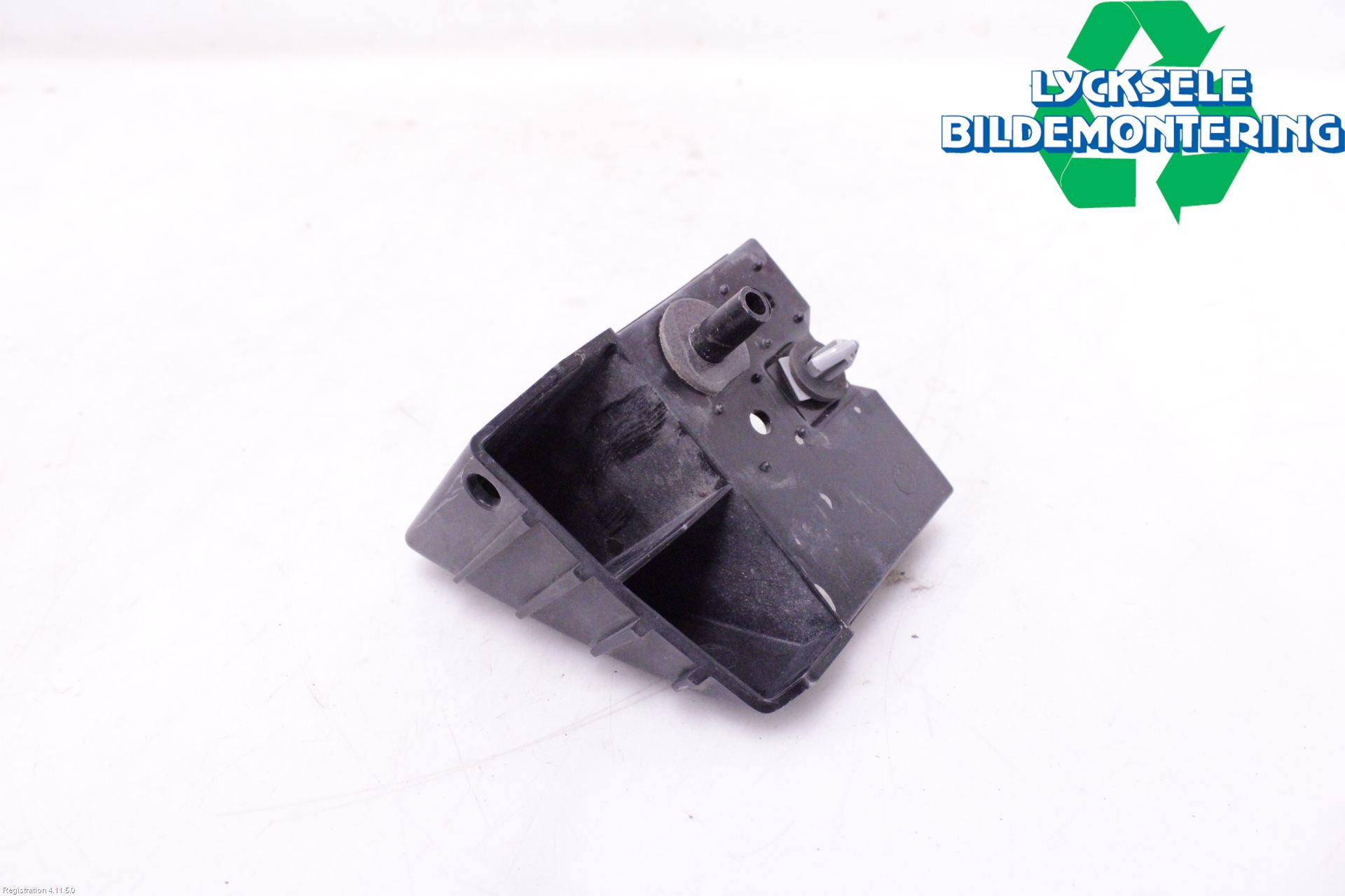 Ford KUGA 13-16 Stötfångarfäste Bak Hö
