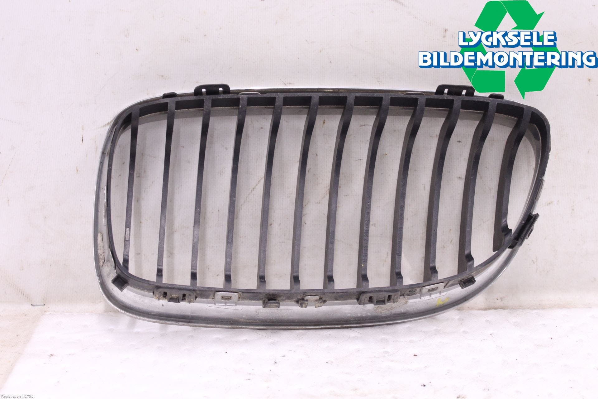 BMW 3 E90/91 SED/TOU 05-12 Grilldel Höger