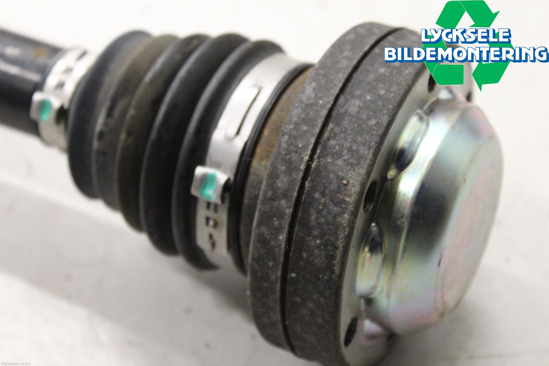 Audi A4 12-15 Drivaxel Bak Höger