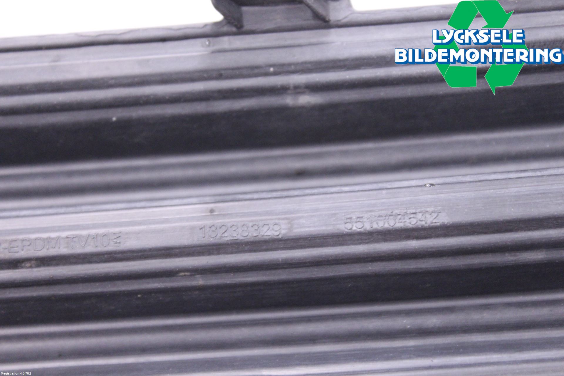 Opel INSIGNIA 09-16 Grilldel Höger