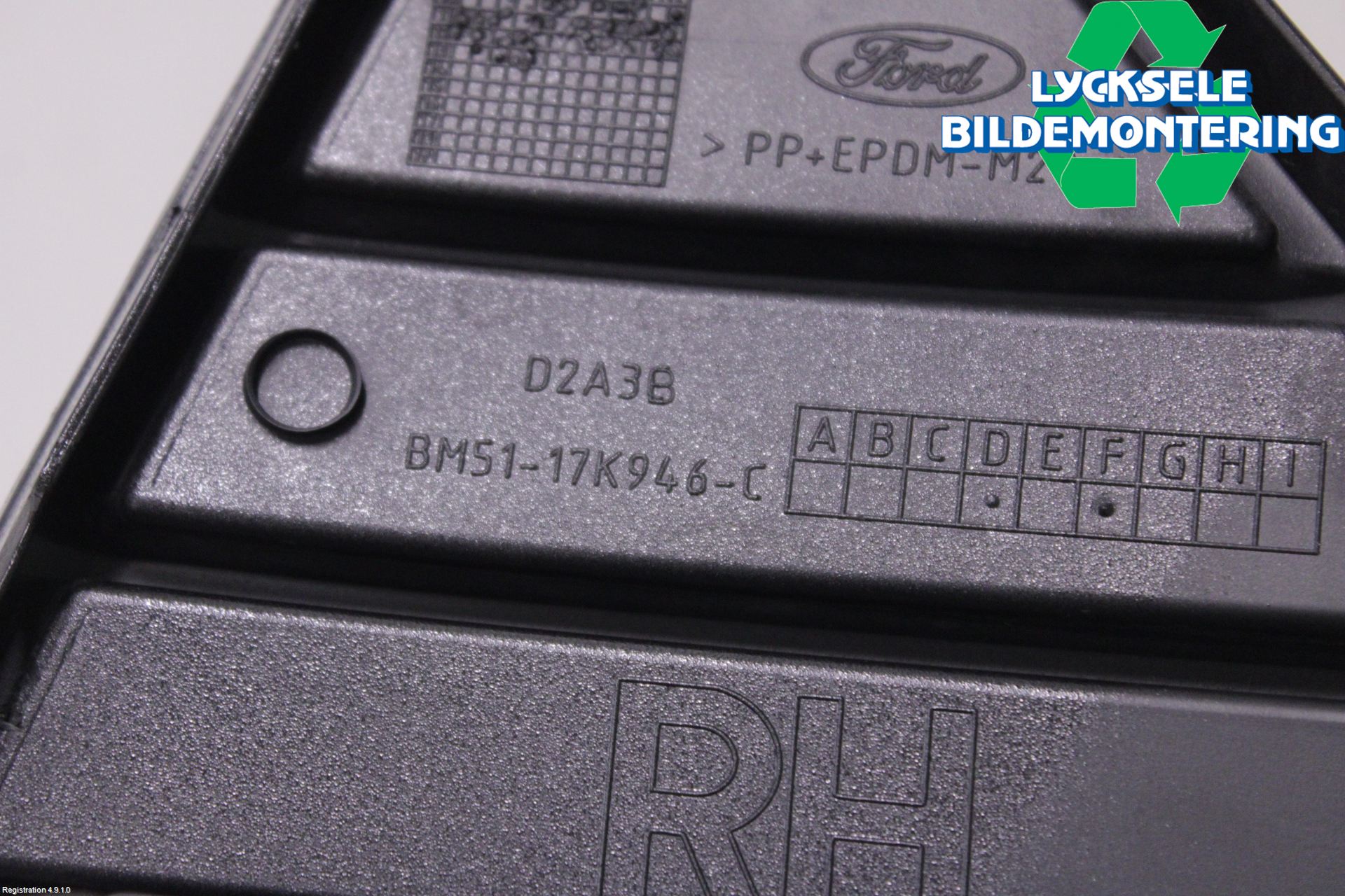 Ford FOCUS 11-14 Grilldel Höger