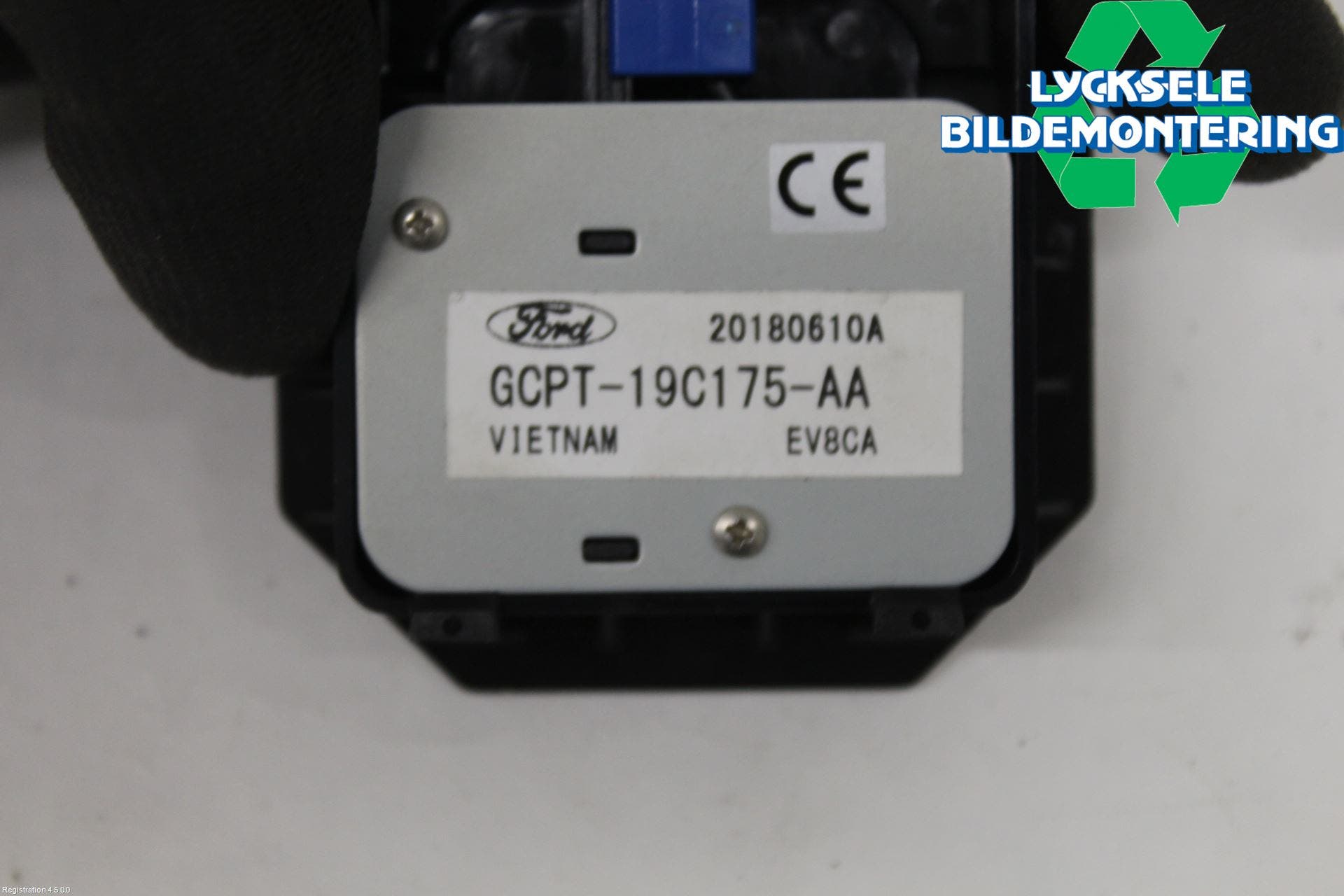 Ford KUGA 17-19 Antenn