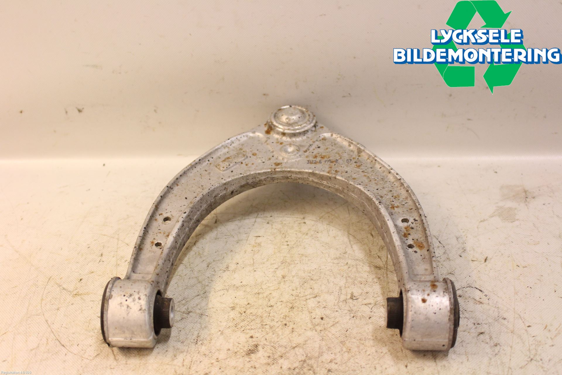 BMW 5 F10/F11/F18 09-17 Bärarm Fram Övre Hö