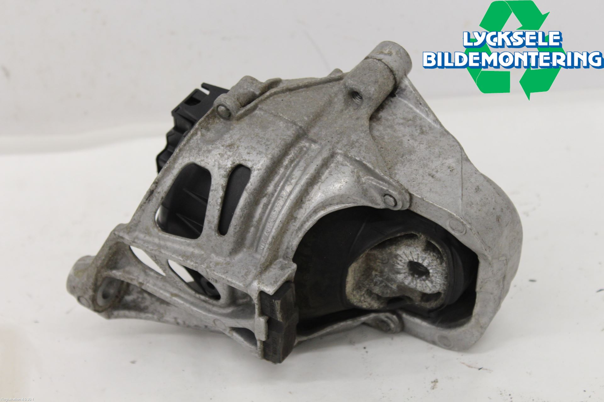 Volkswagen VW TOUAREG CR 18- Motorfäste