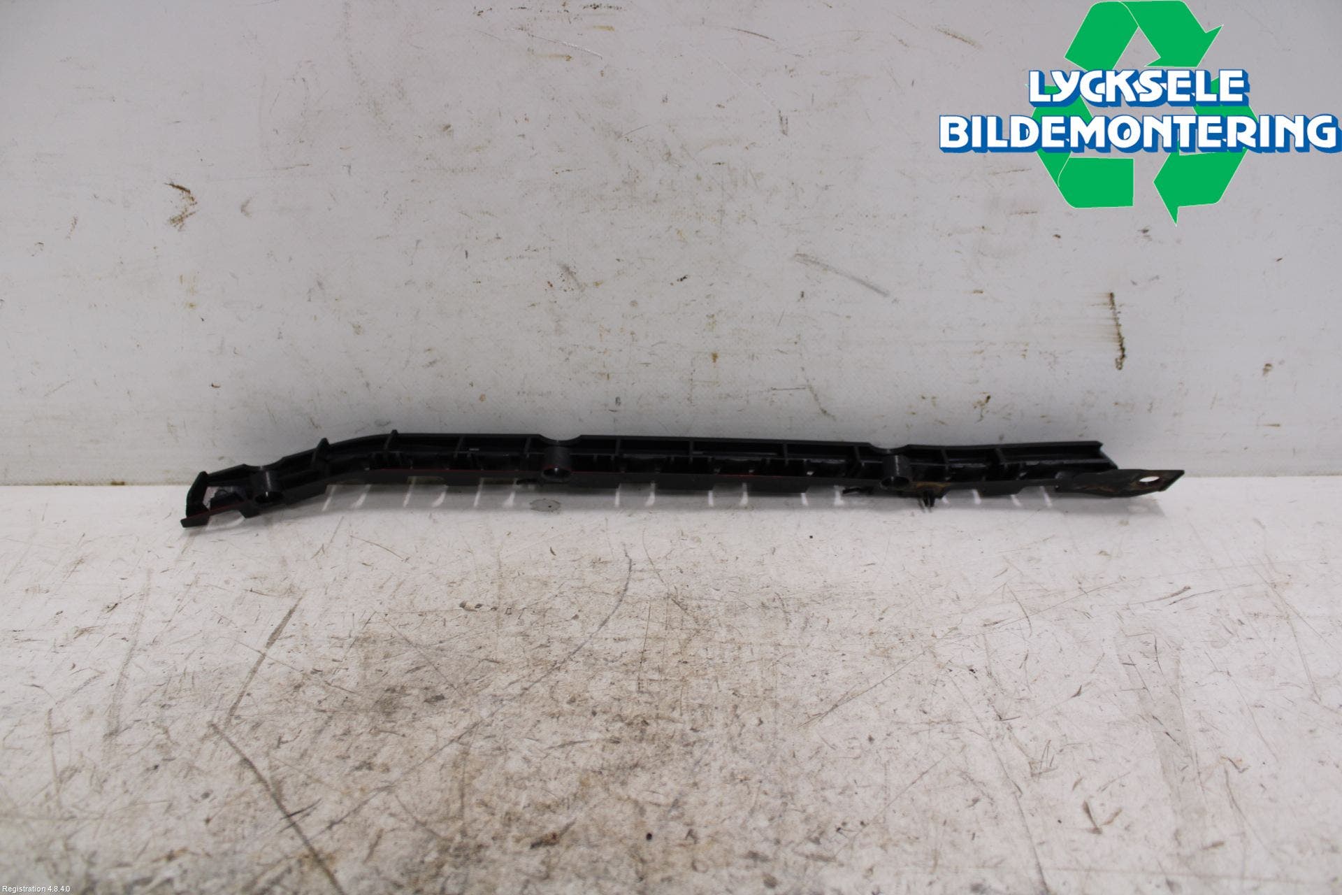 Mercedes-Benz MB C-KLASS (W204) 07-15 Stötfångarfäste Bak Vä