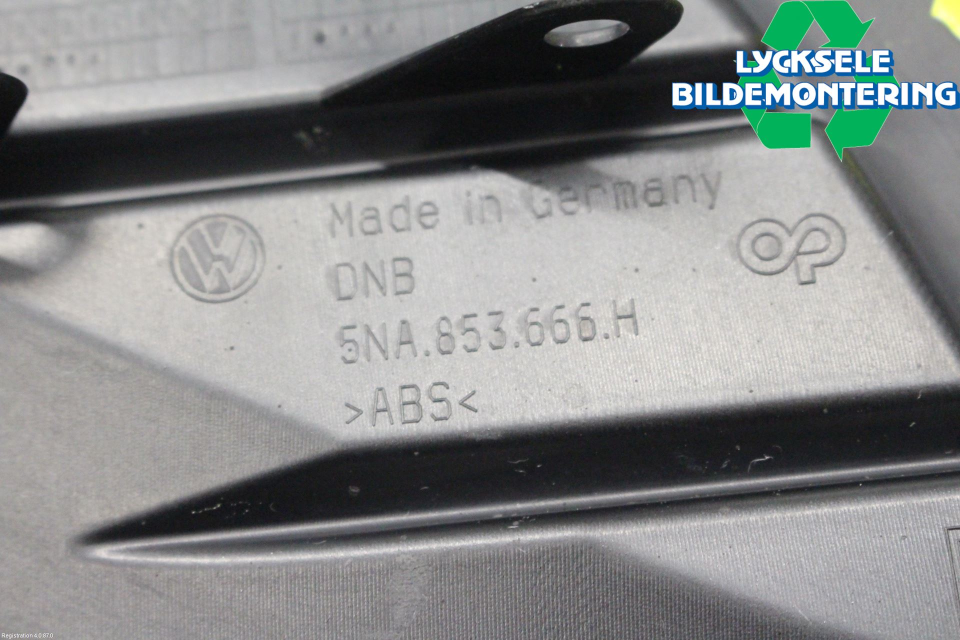 Volkswagen VW TIGUAN 16-24 Grilldel Höger