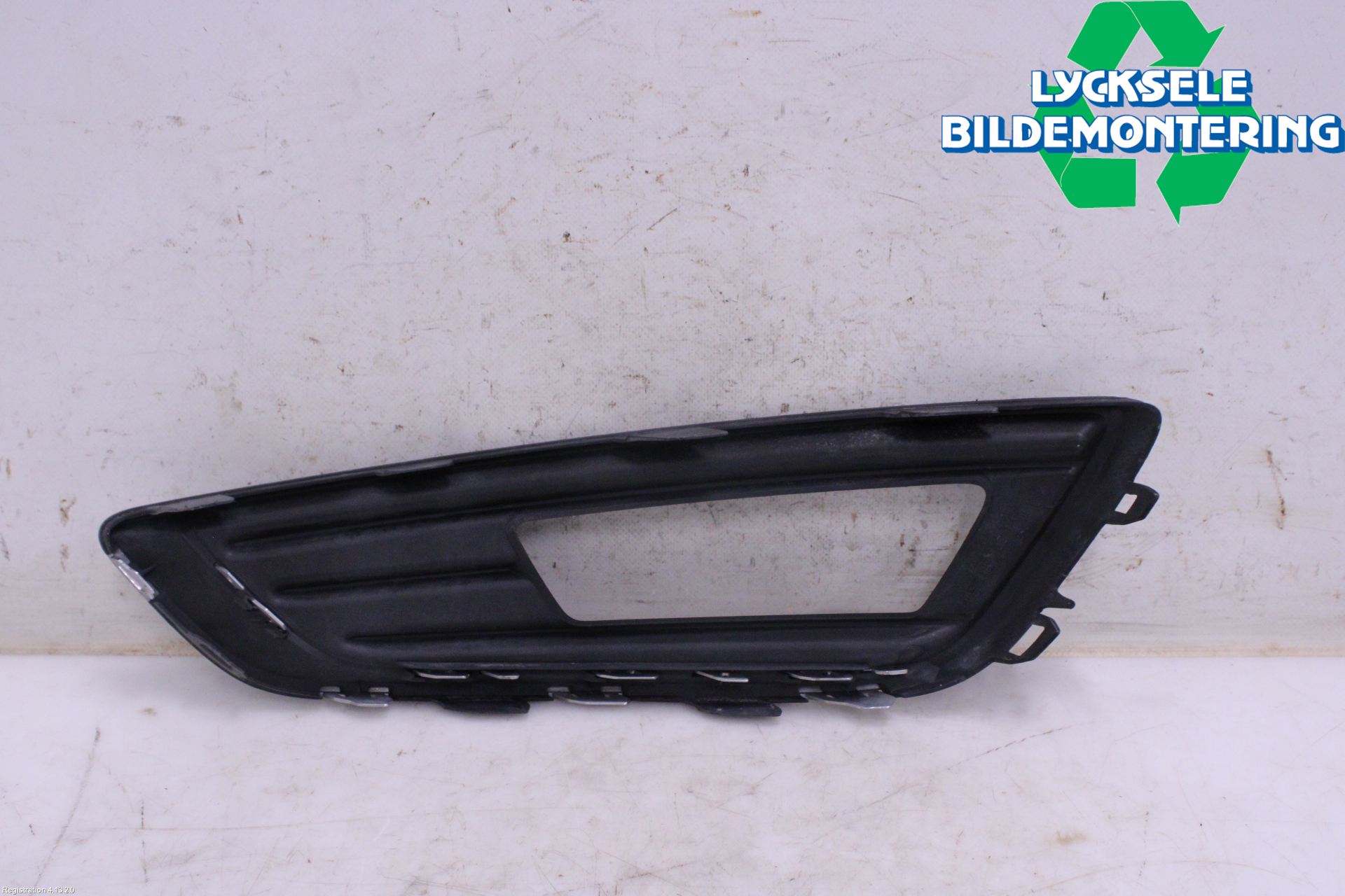 Ford FOCUS 15-18 Dimljussarg Fram