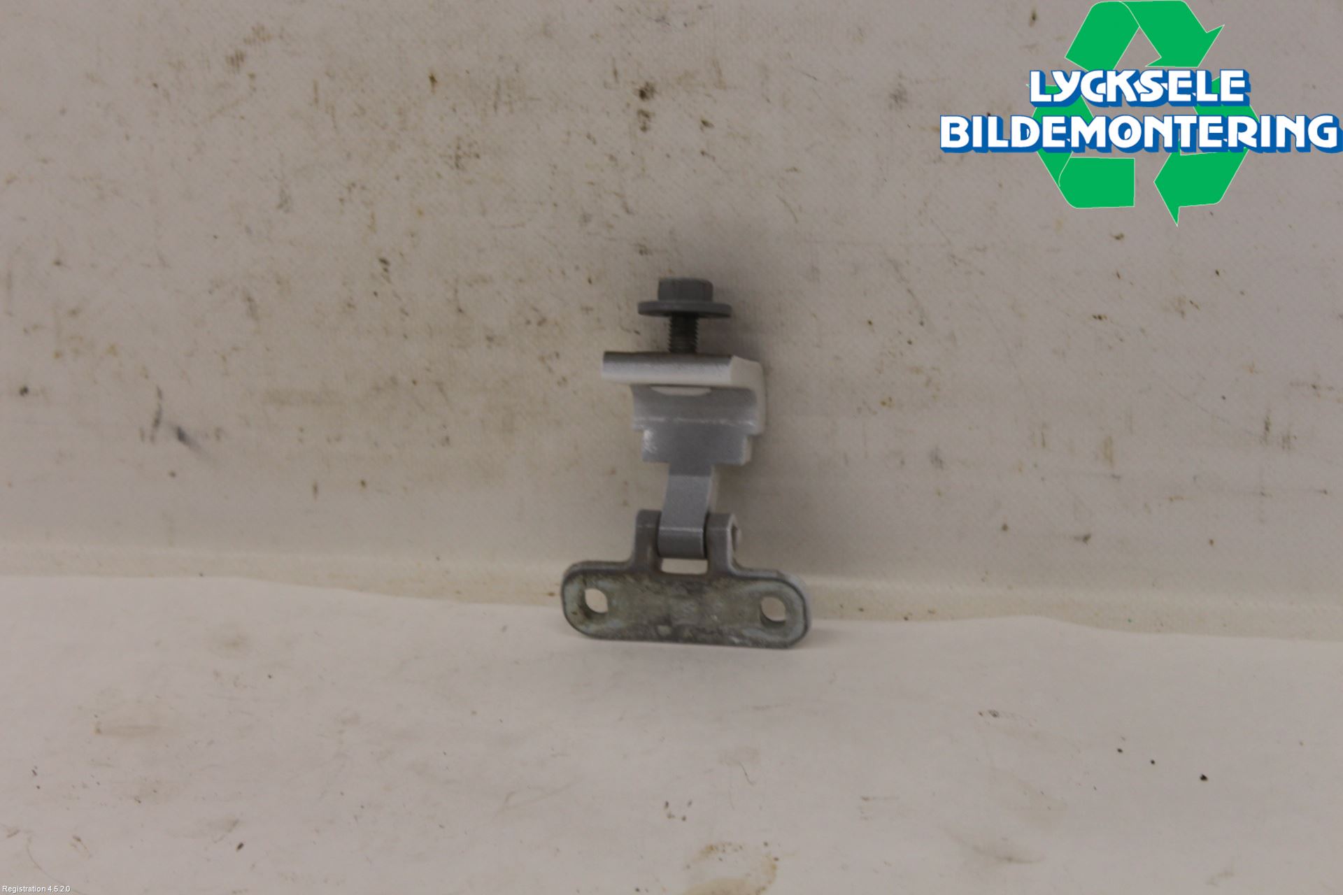 Audi Q2/SQ2 17- Bakluckegångjärn Vä