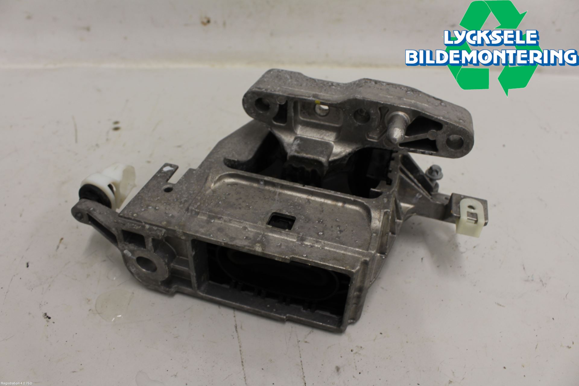 Mini COUNTRYMAN F60 17-23 Motorfäste