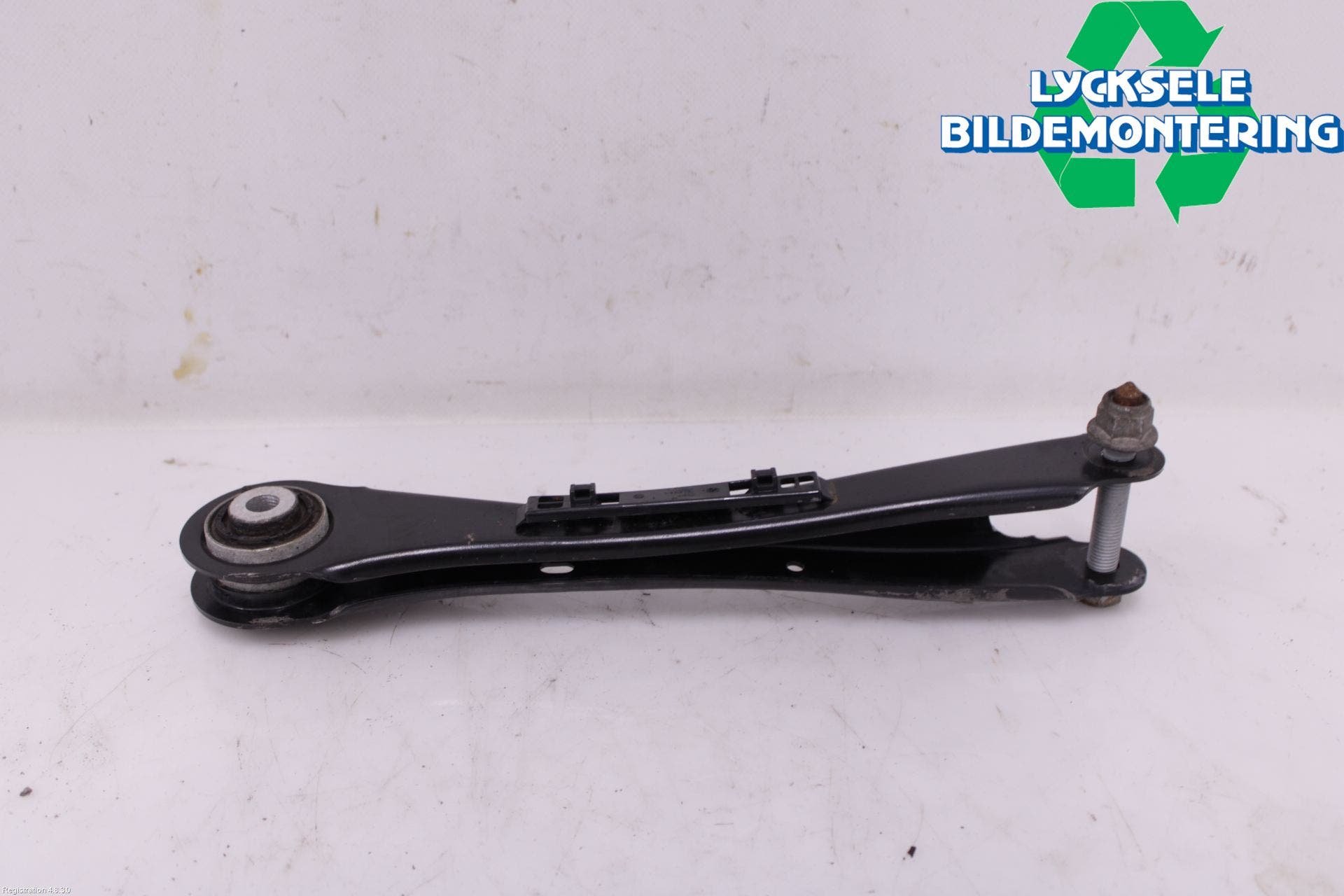 Volkswagen VW ID.4 21- Bärarm Bak Vä-Hö