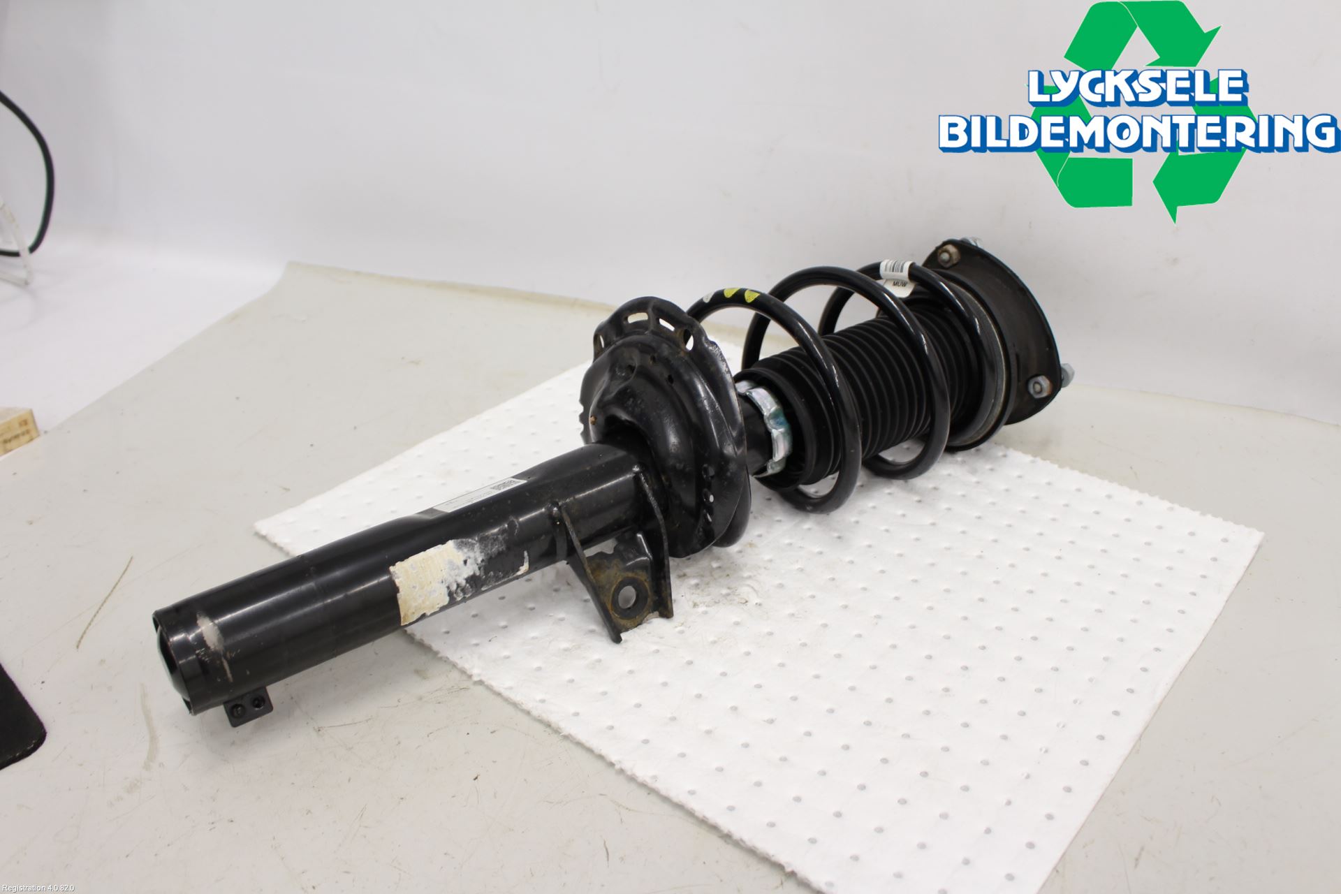 Audi A3/S3 8Y 21- Fjäderben Fram Vänster