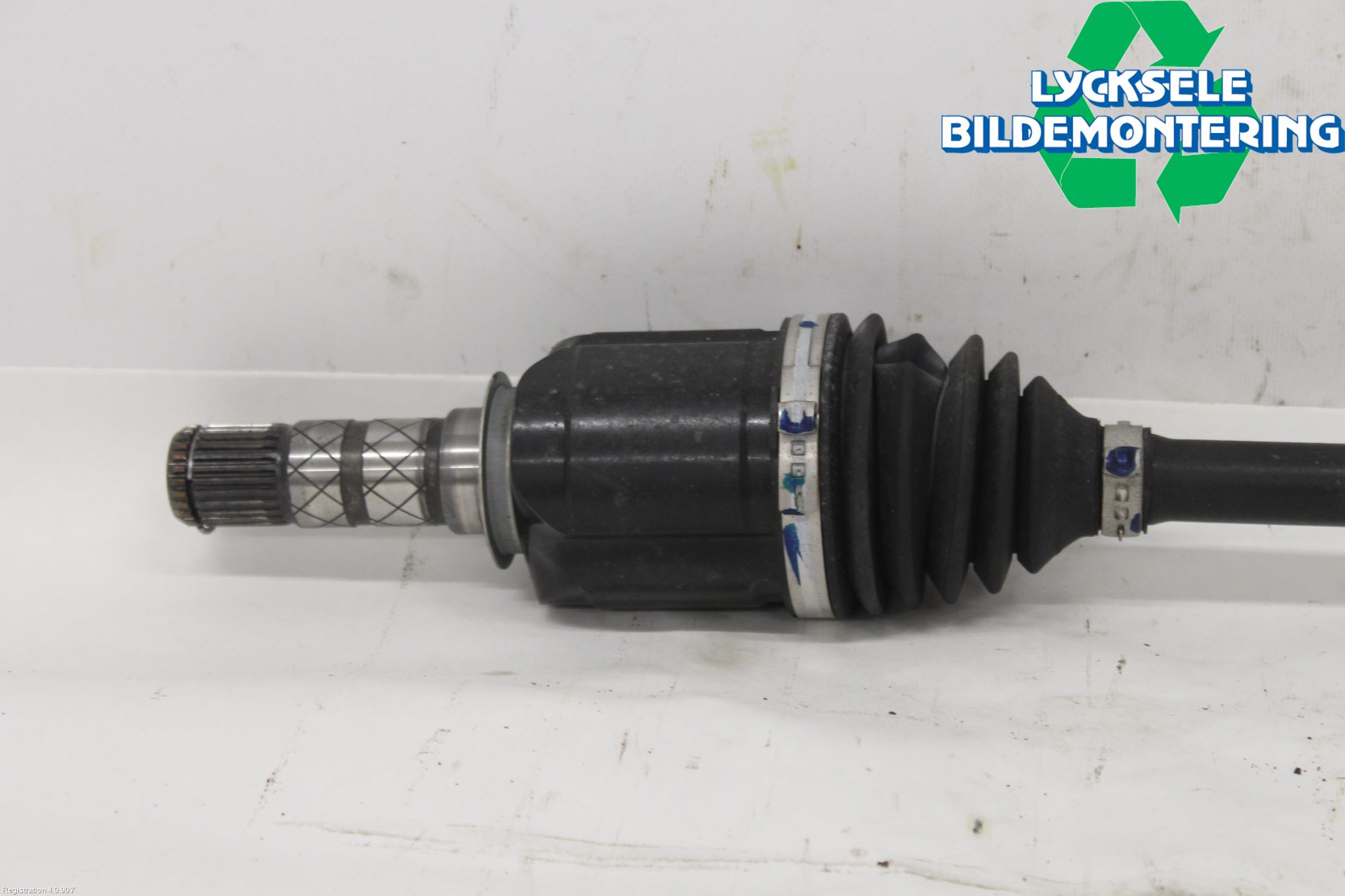 Subaru OUTBACK 21- Drivaxel Fram Höger