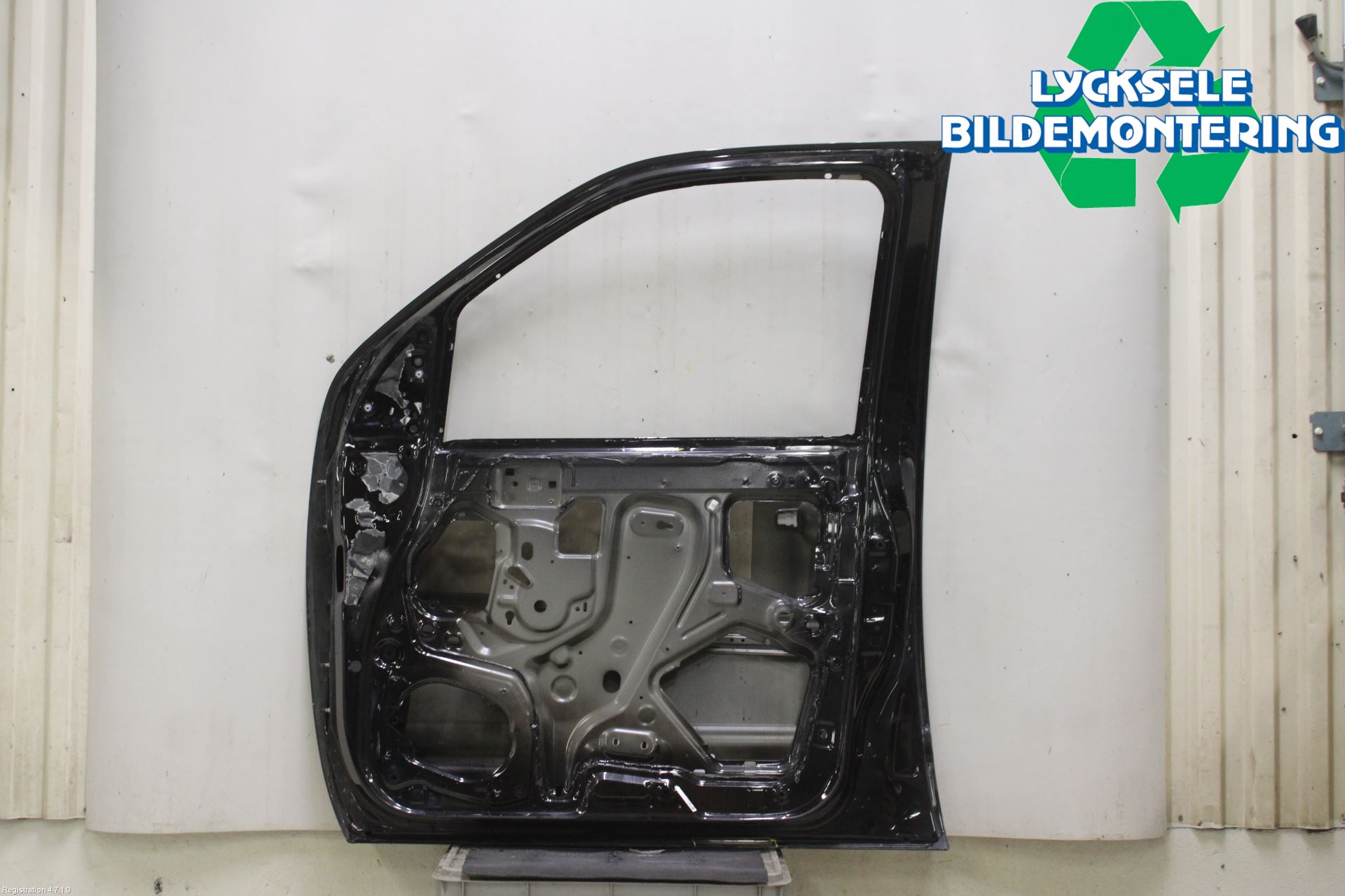 Nissan NAVARA 05-16 Dörr Fram Höger