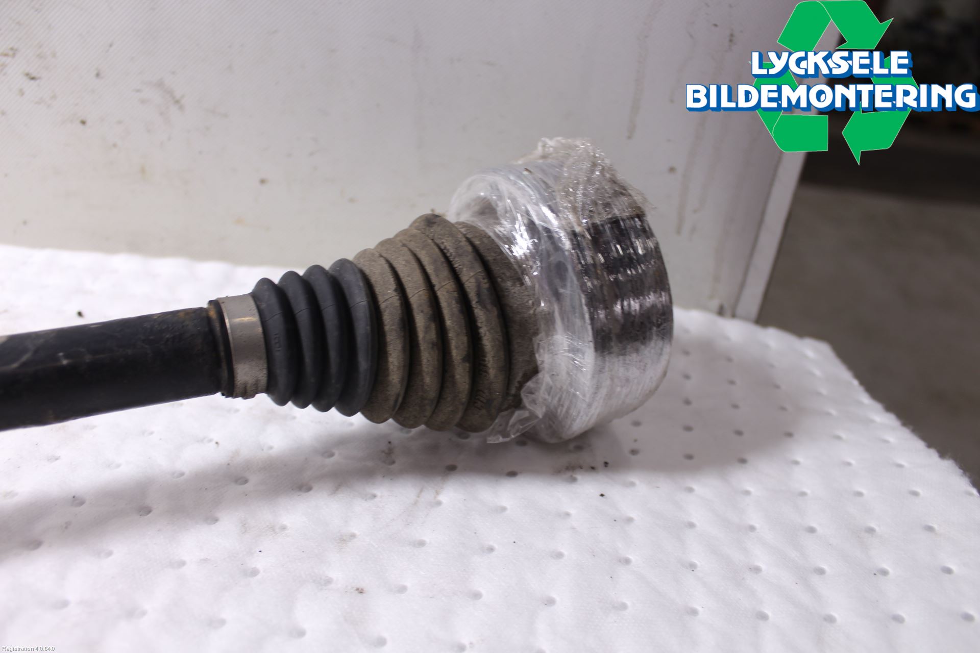 Volkswagen VW PASSAT CC 08-16 Drivaxel Bak Vänster