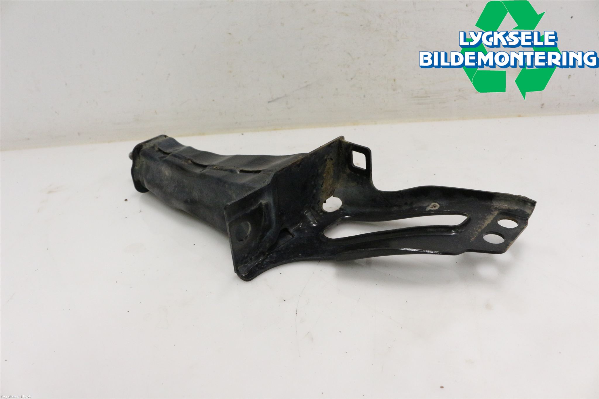 Volvo XC70 08-13 Stötfångarbärjärn Fram