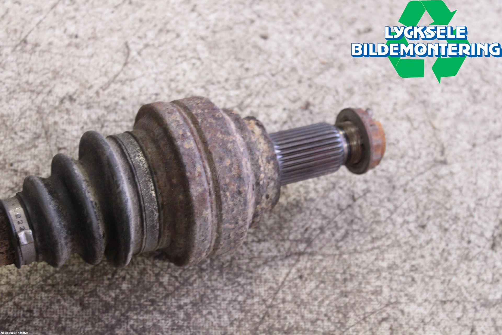 BMW 3 E90/91 SED/TOU 05-12 Drivaxel Bak Vänster