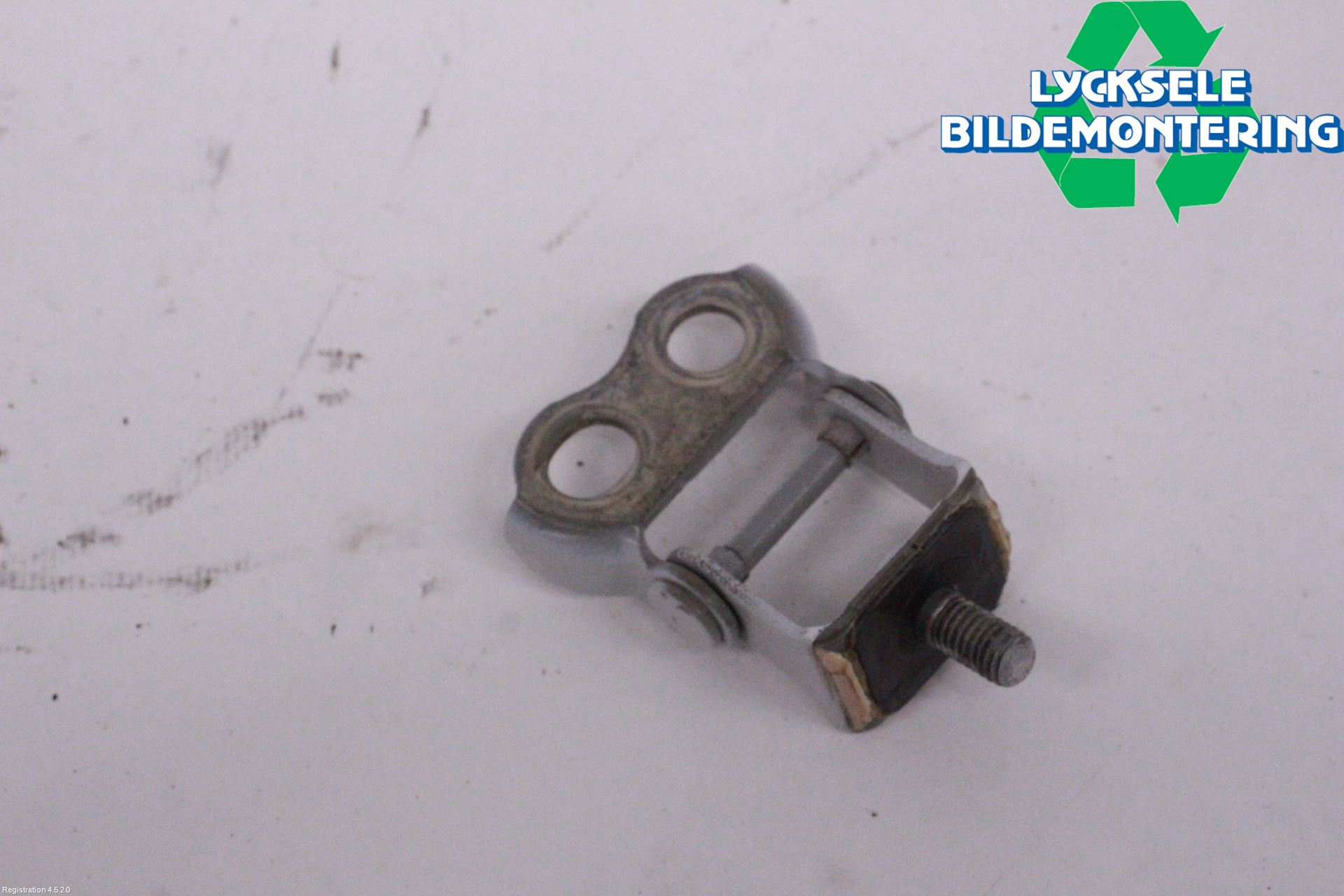 Toyota YARIS XP130 12-14 Bakluckegångjärn Hö