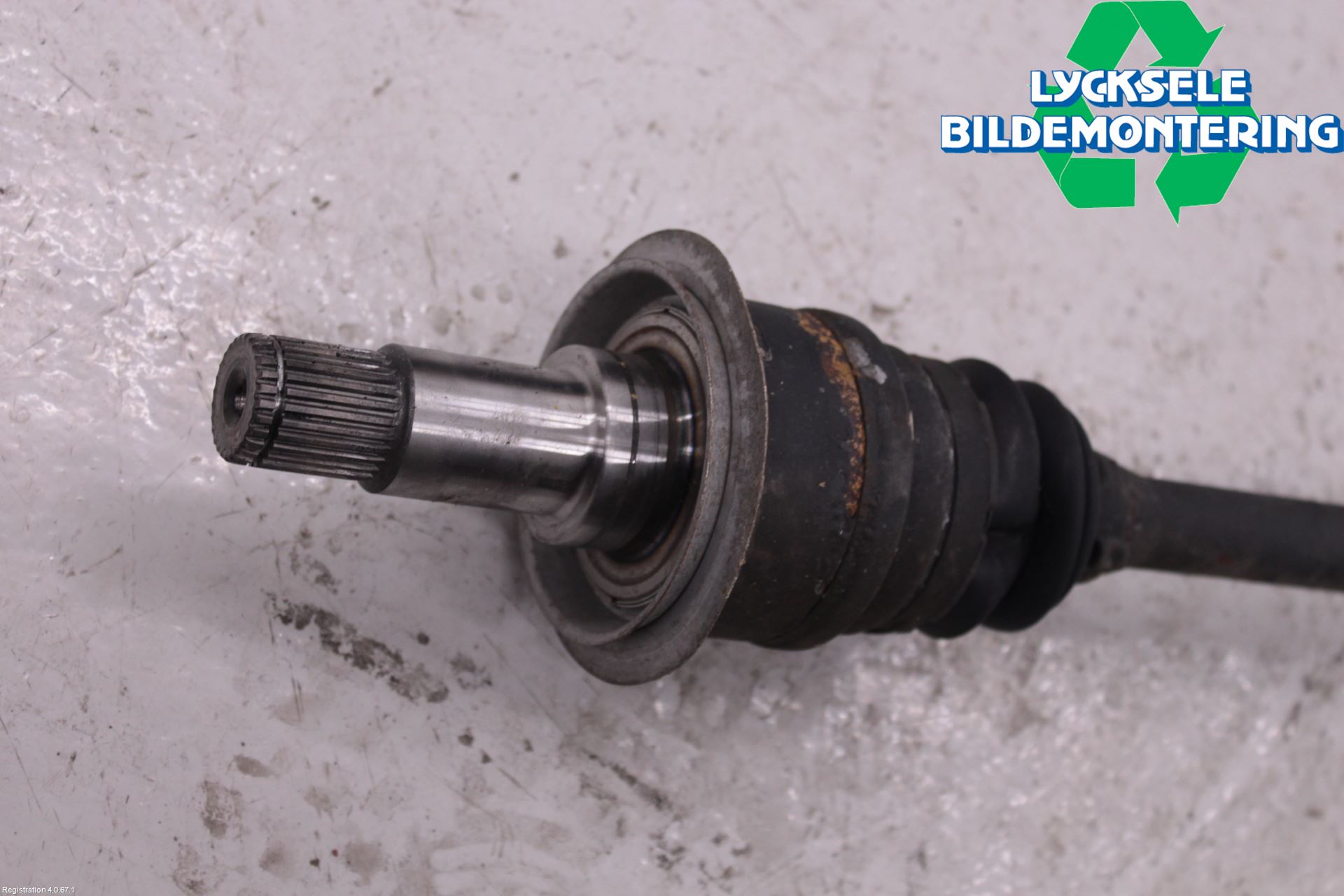 Mercedes-Benz MB C-KLASS (W205) 14-21 Drivaxel Bak Höger