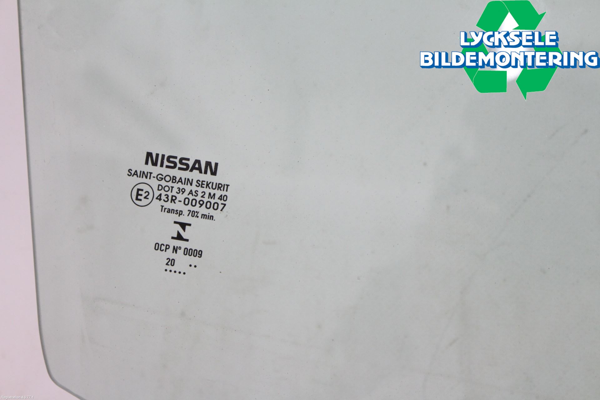 Nissan LEAF 18- Dörruta Fram Höger