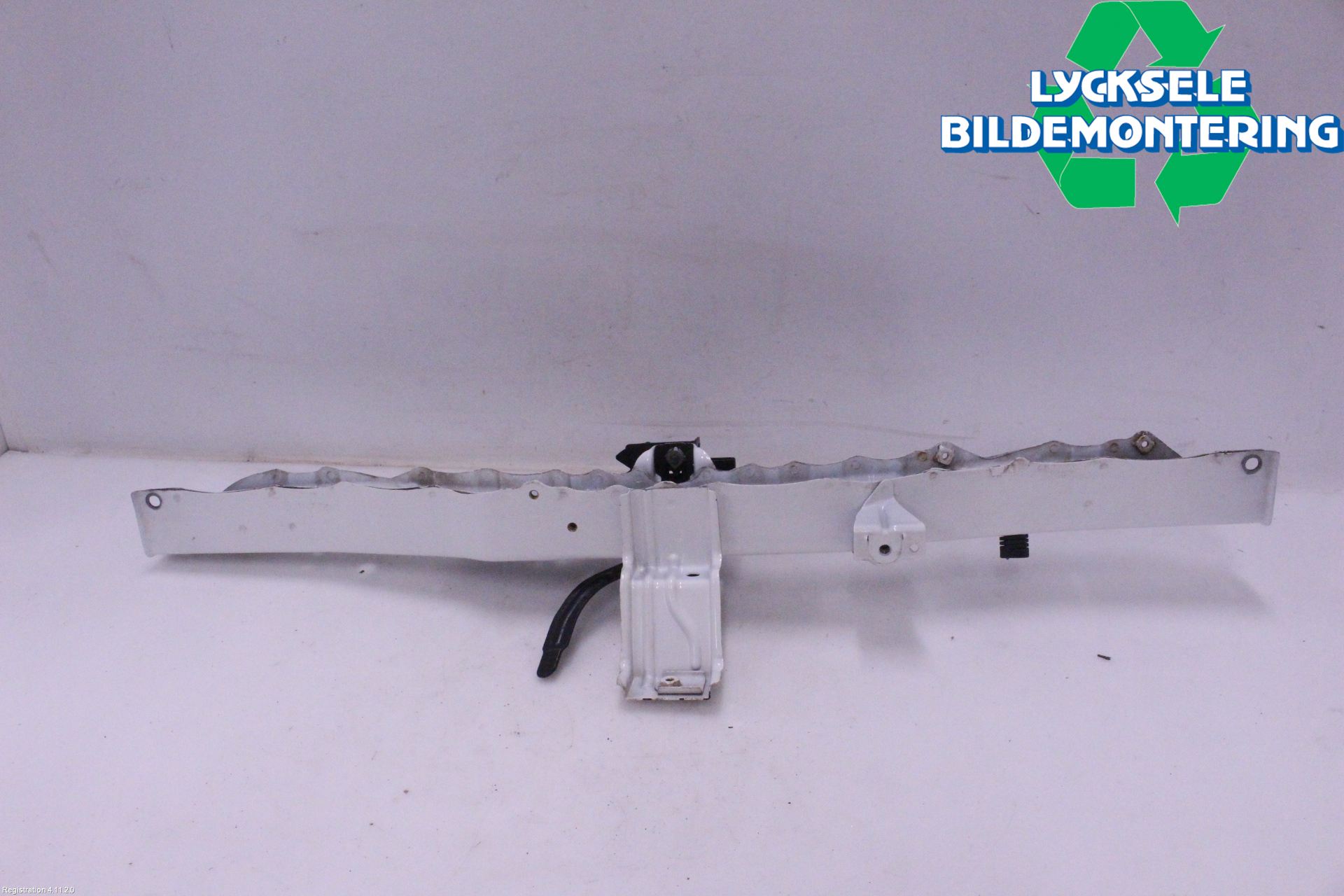 Toyota VERSO 09-18 Front Huvlåsplåt-Balk