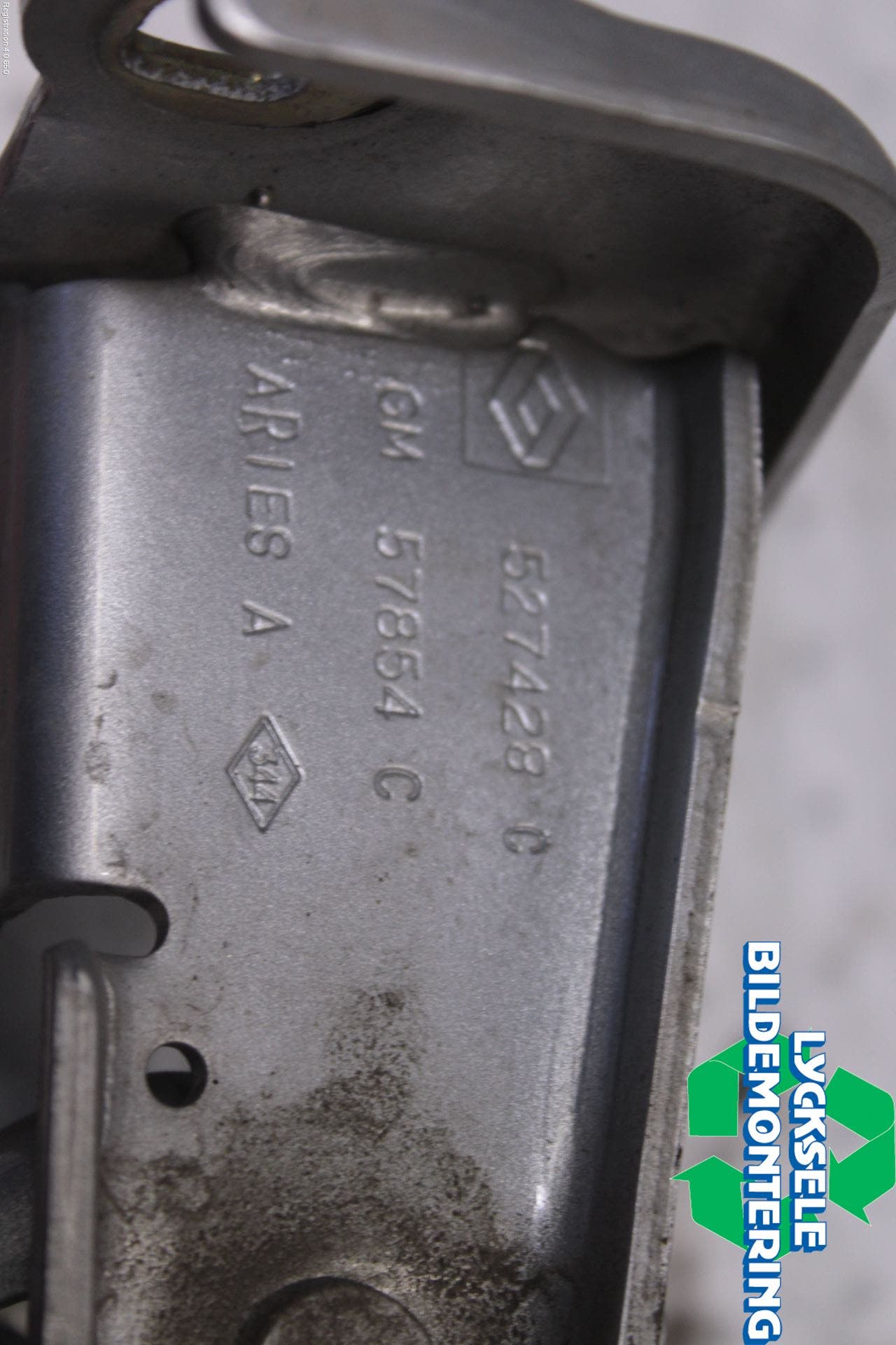 Opel VIVARO 01-14 Bakluckegångjärn Hö