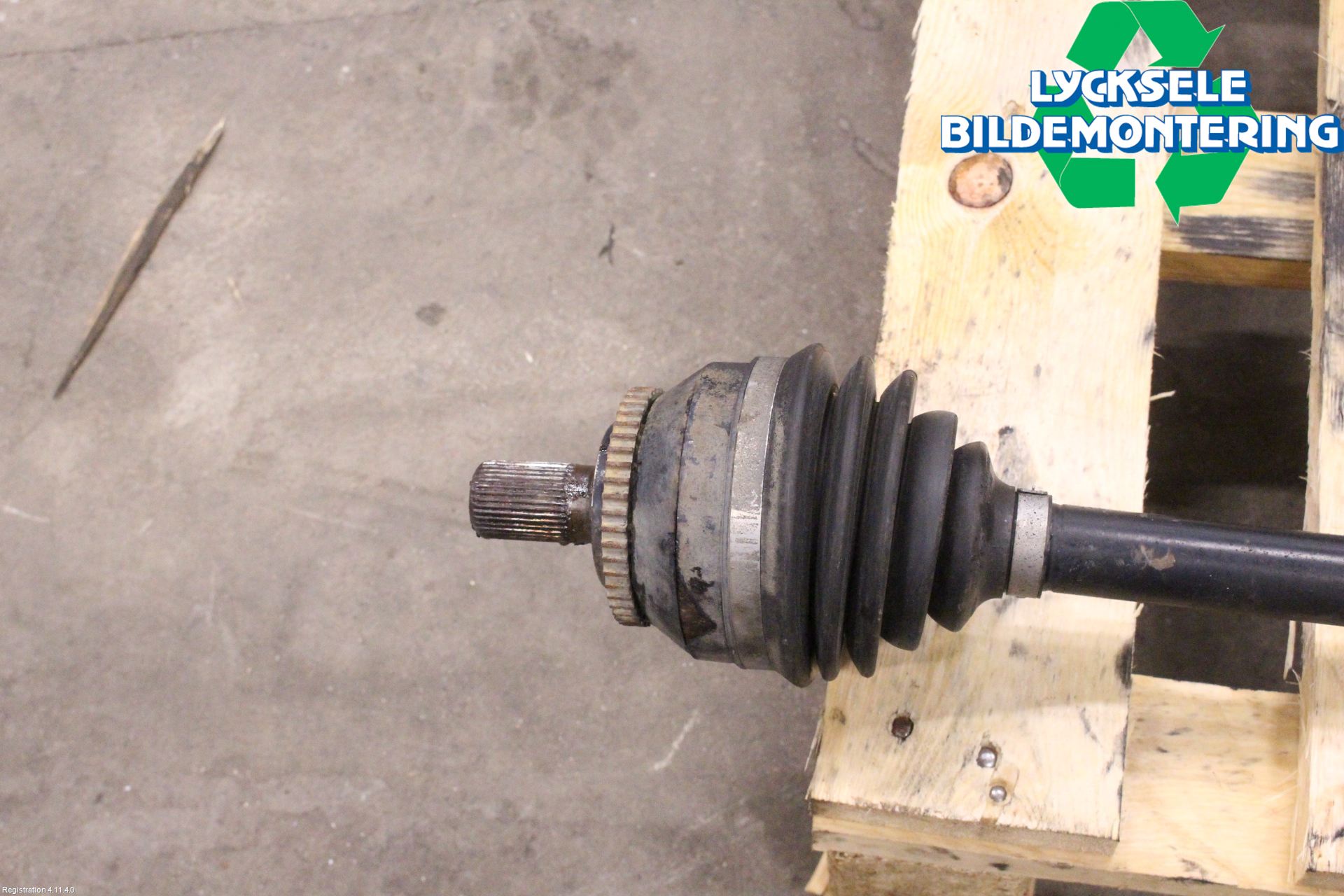 Volvo XC70 05-07 Drivaxel Fram Höger