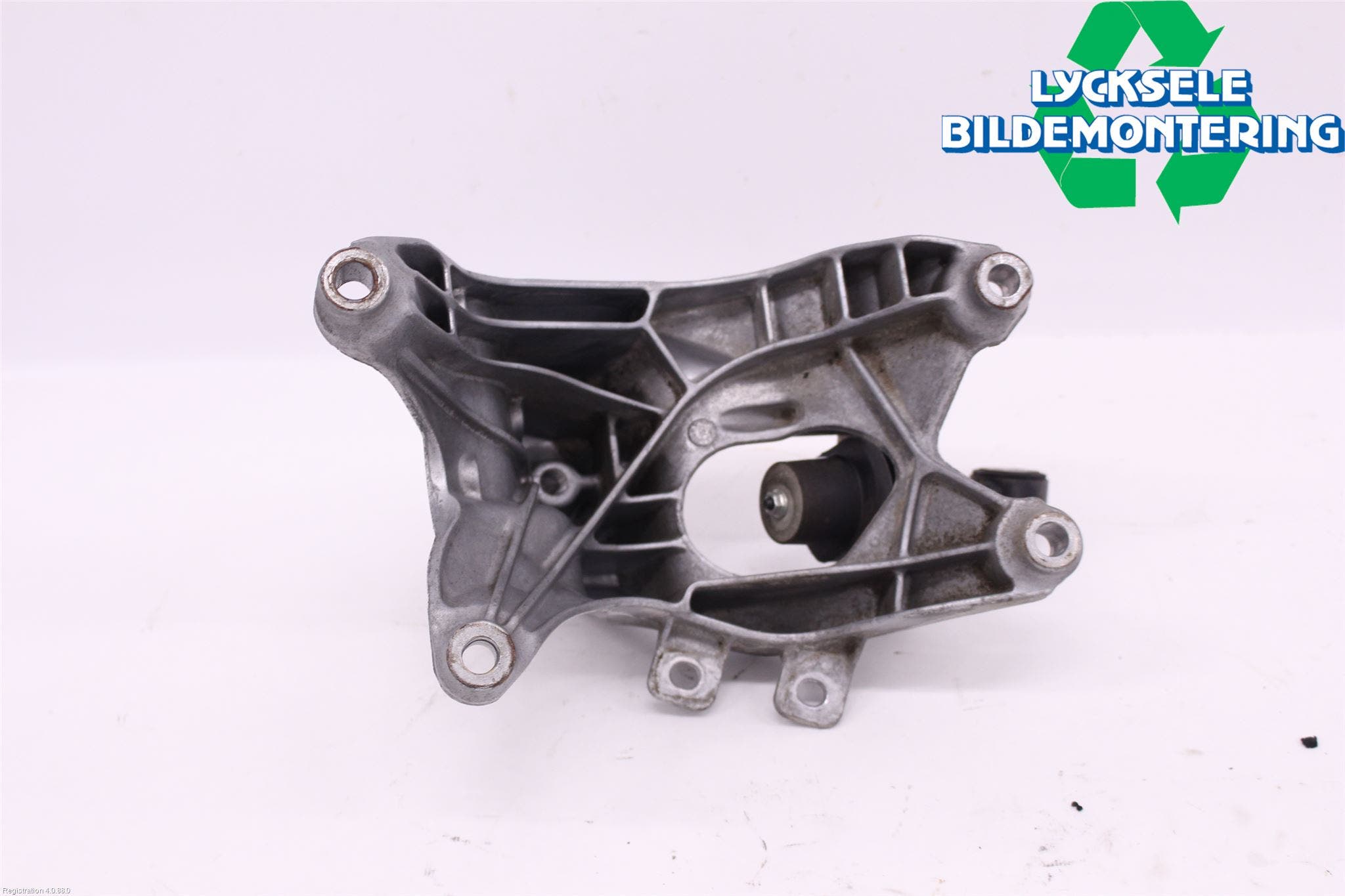 Audi A4 ALLROAD 17- Motorfäste