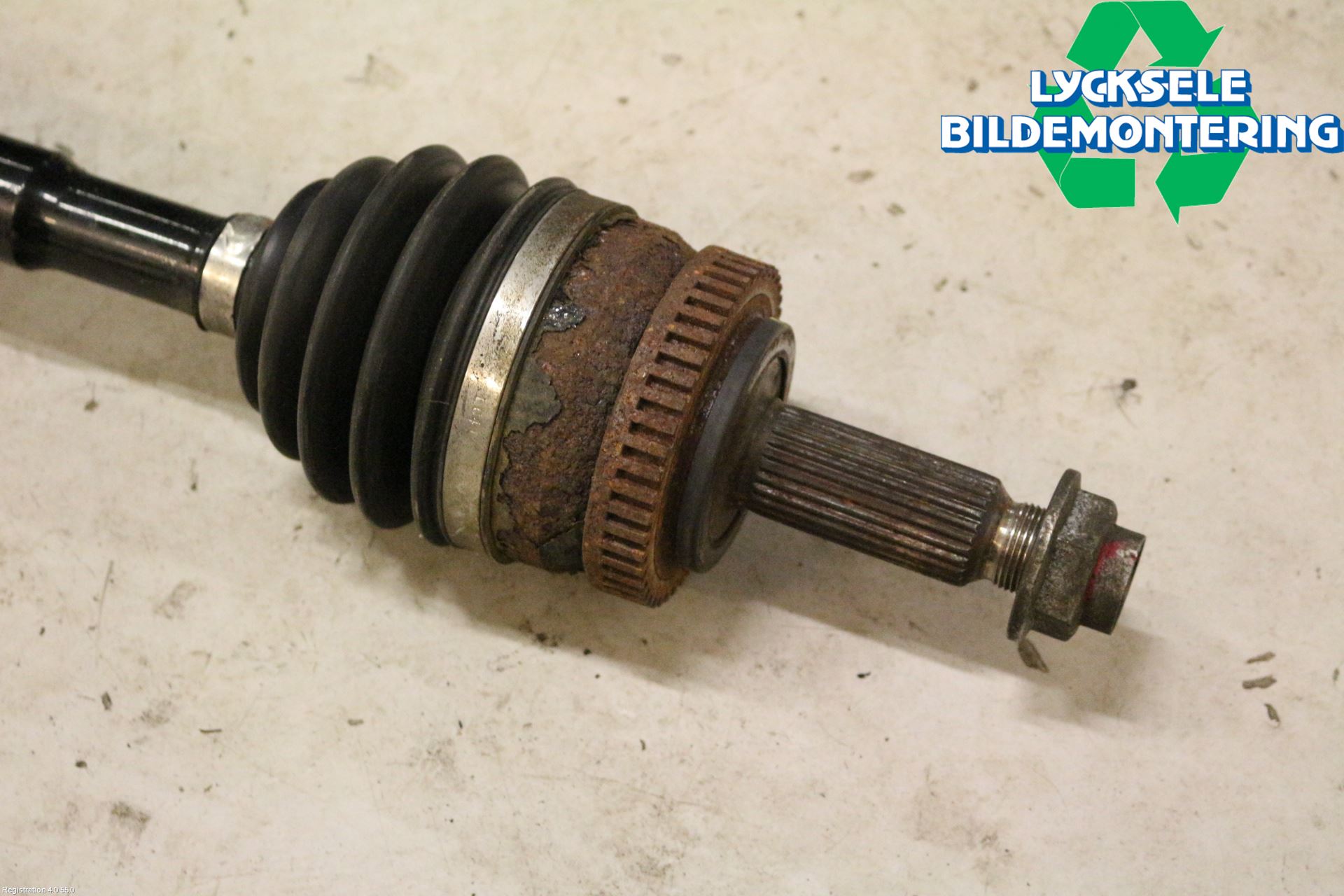 Hyundai i40 08-15 Drivaxel Fram Höger