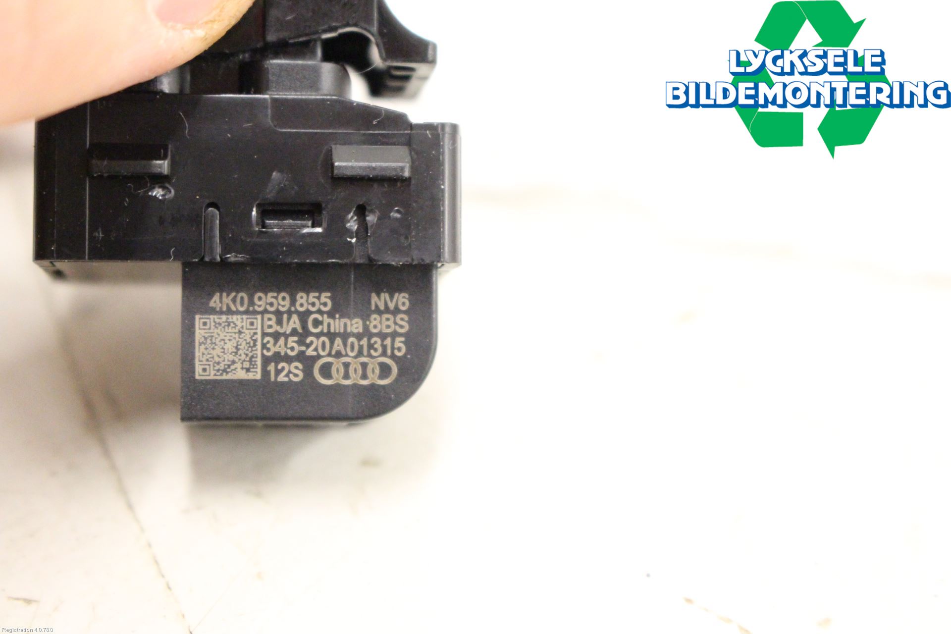 Audi A6 F2/C8 19- Strömställare Elhiss