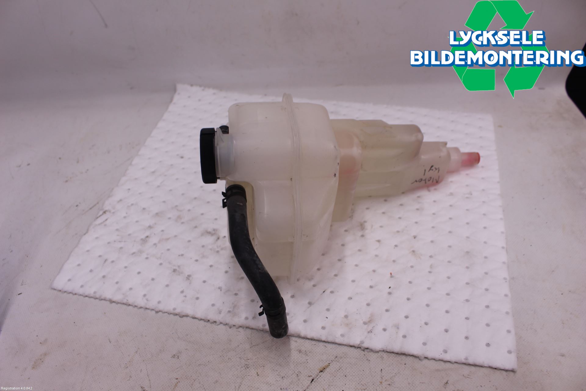 Toyota HILUX 16- Expansionstank