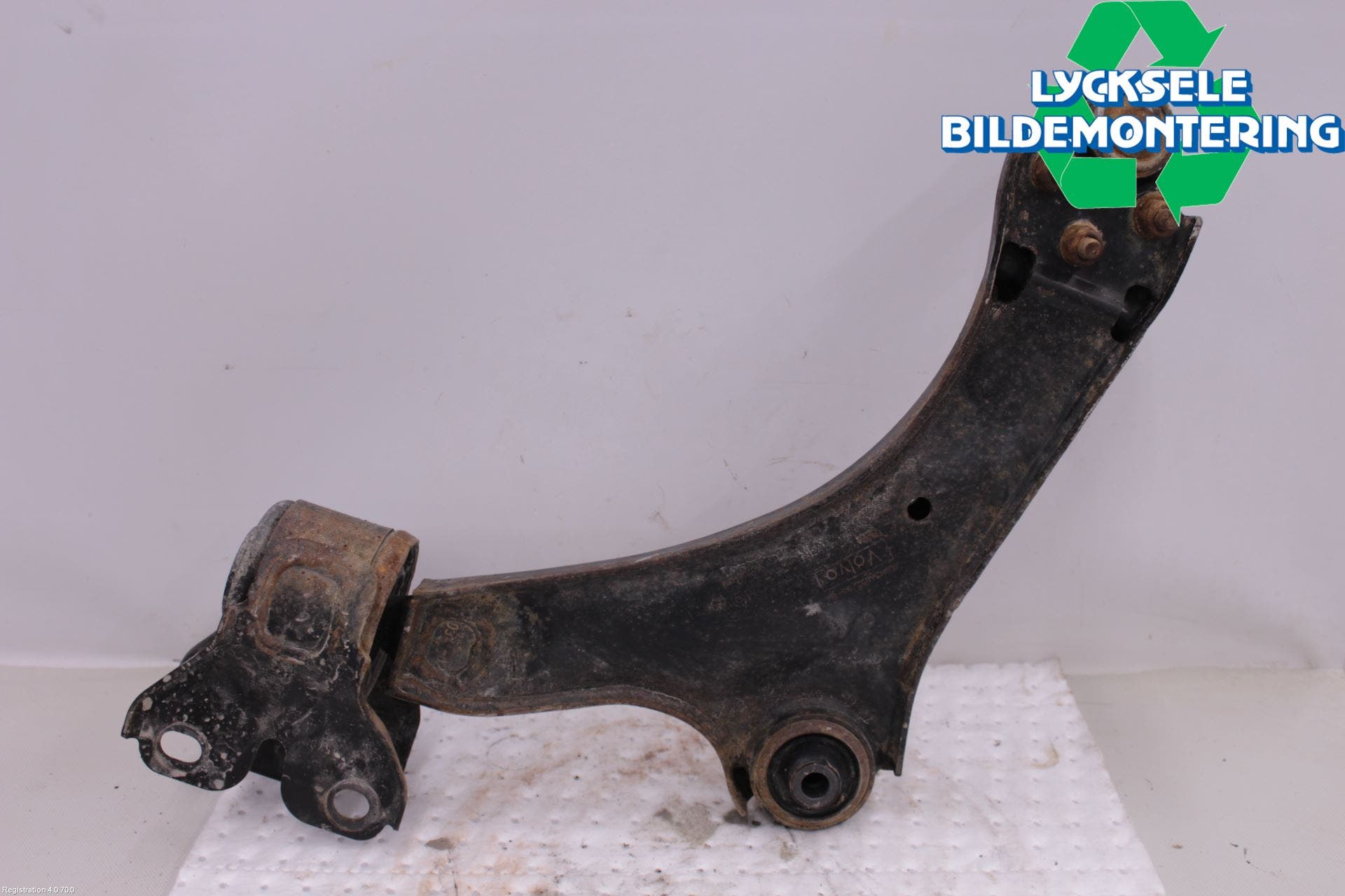 Volvo V70 08-13 Bärarm Fram Undre Hö