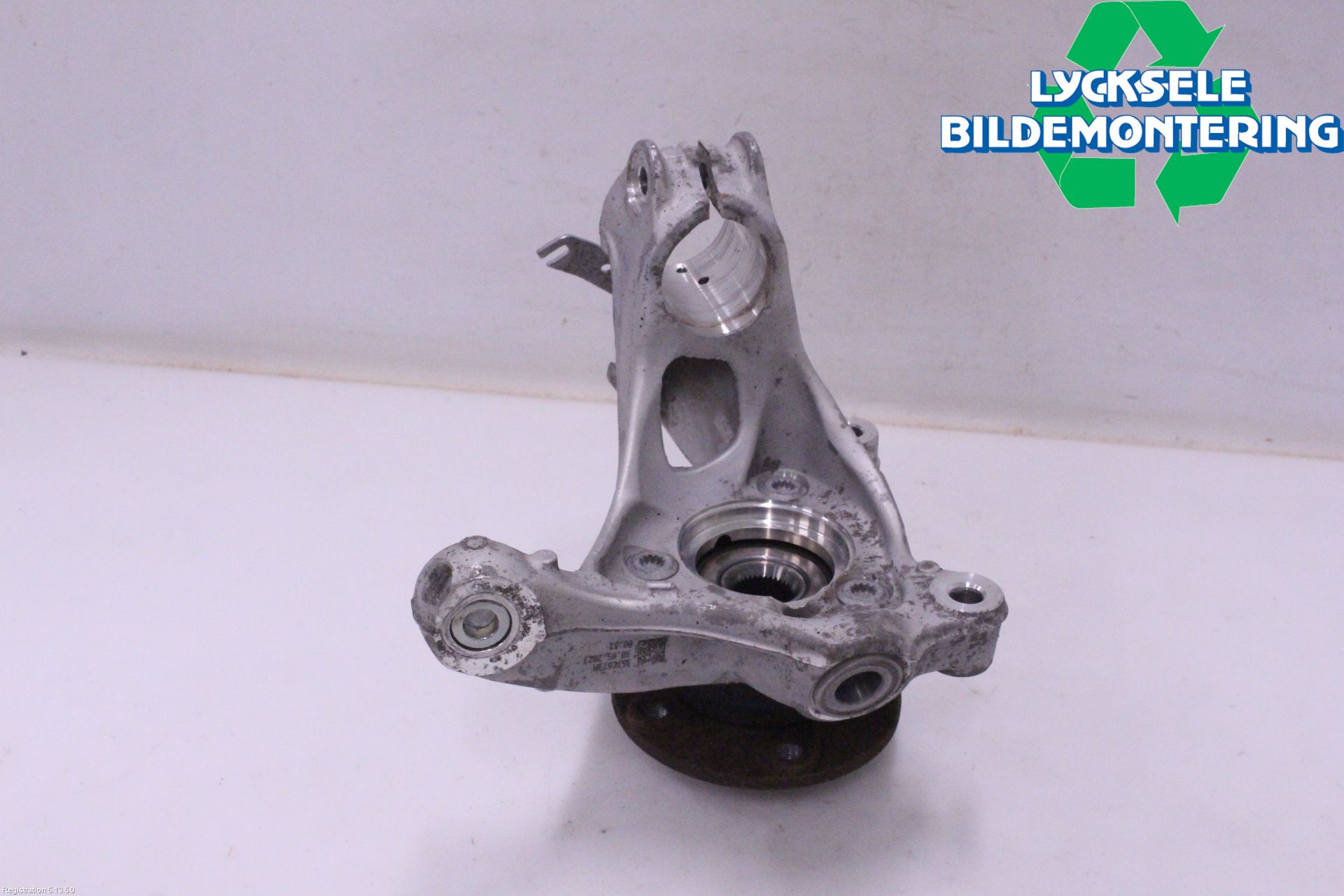Volkswagen VW GOLF / E-GOLF VIII 20- Styrspindel Lagerhus Vä