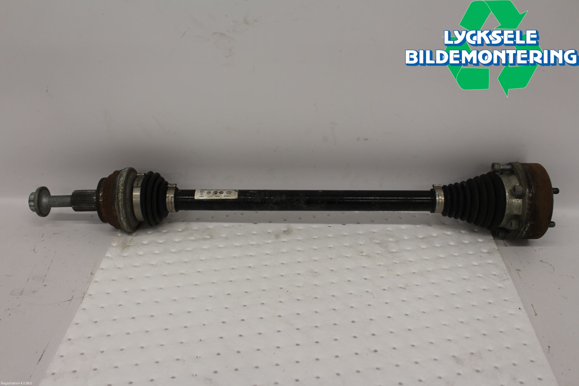 Volkswagen VW PASSAT 20-24 Drivaxel Bak Vänster