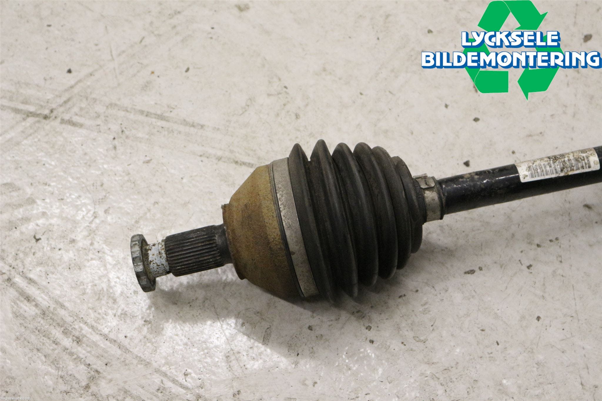 Audi A1 19- Drivaxel Fram Höger