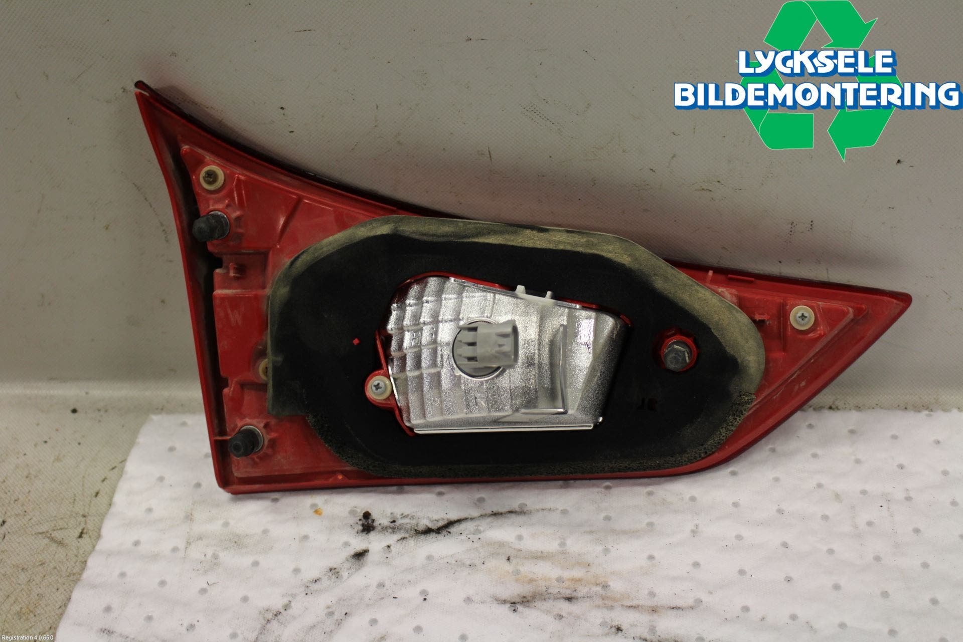 Toyota AURIS 13-19 Bakljus Lucka Hö