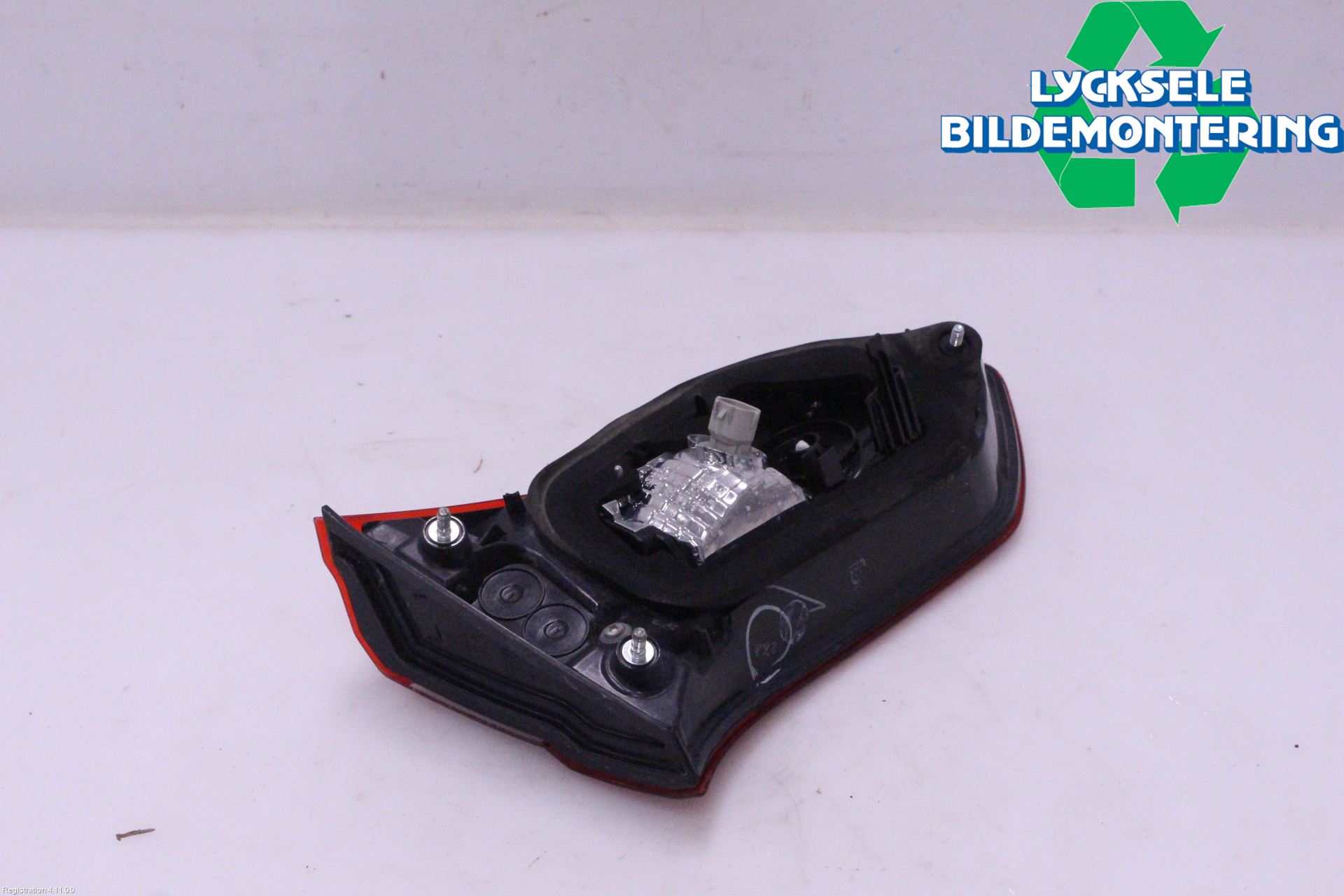 Toyota YARIS XP130 15-20 Bakljus Lucka Hö