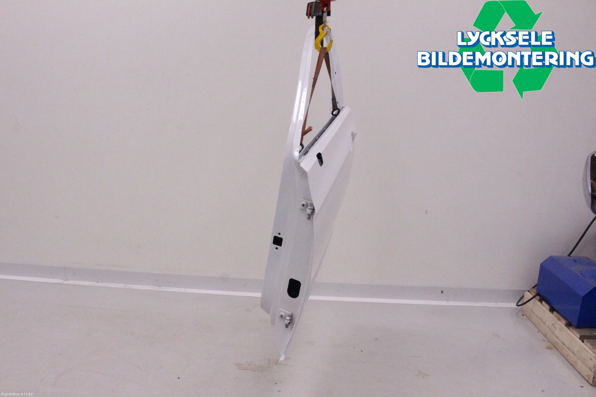 Volkswagen VW PASSAT 15-19 Dörr Fram Vänster