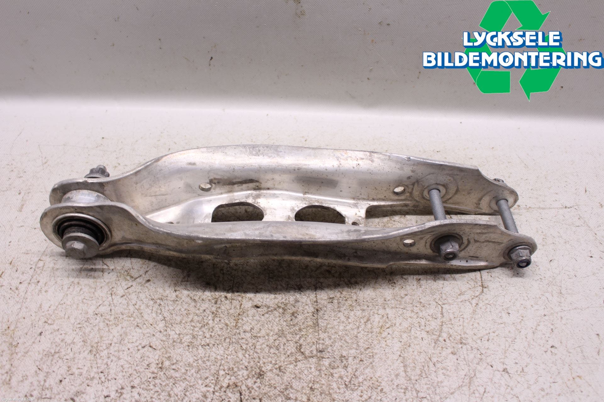 Audi A4/S4 B9 16-19 Bärarm Bak Höger