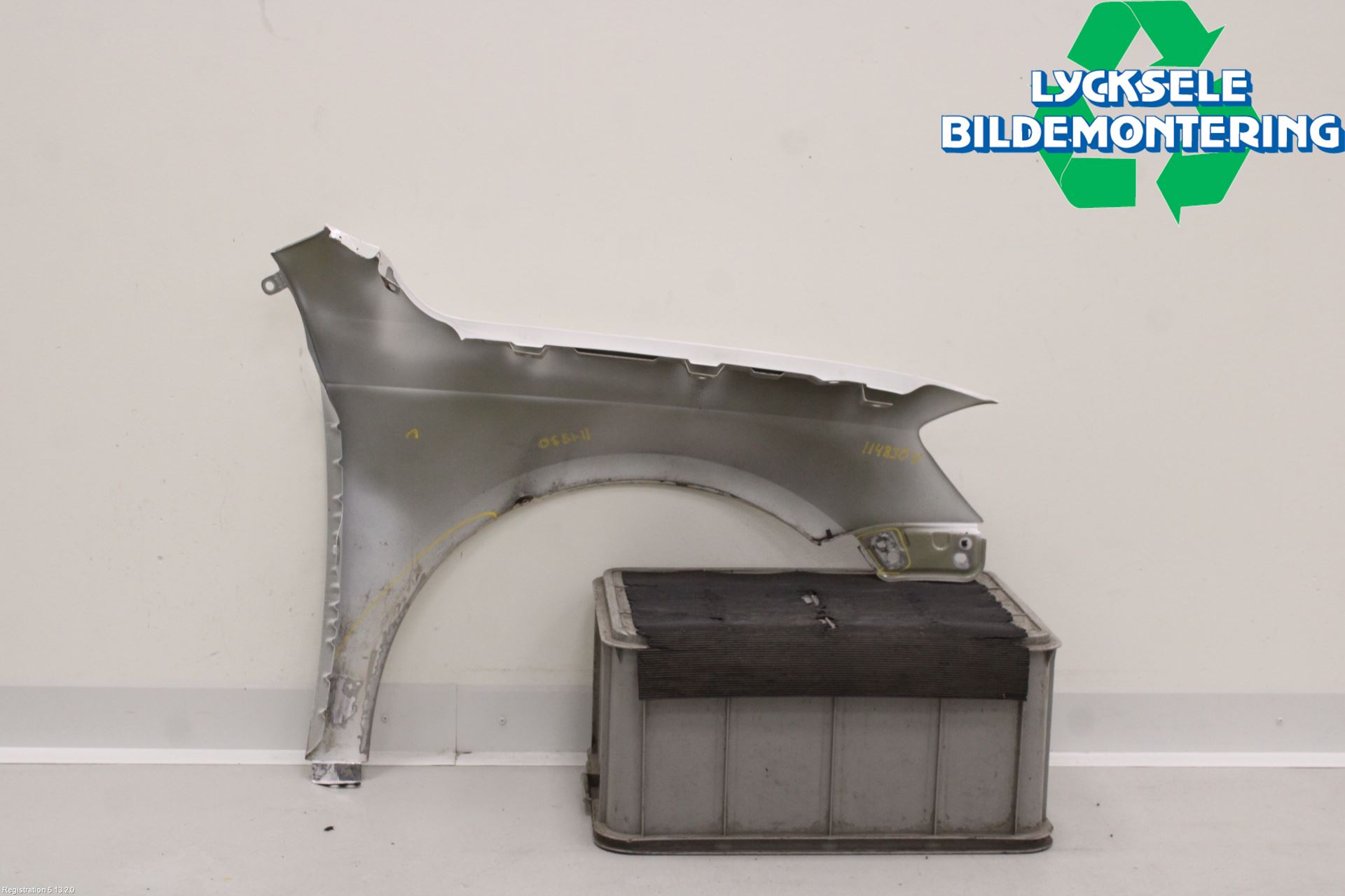 Volkswagen VW PASSAT 11-14 Skärm Fram Vänster