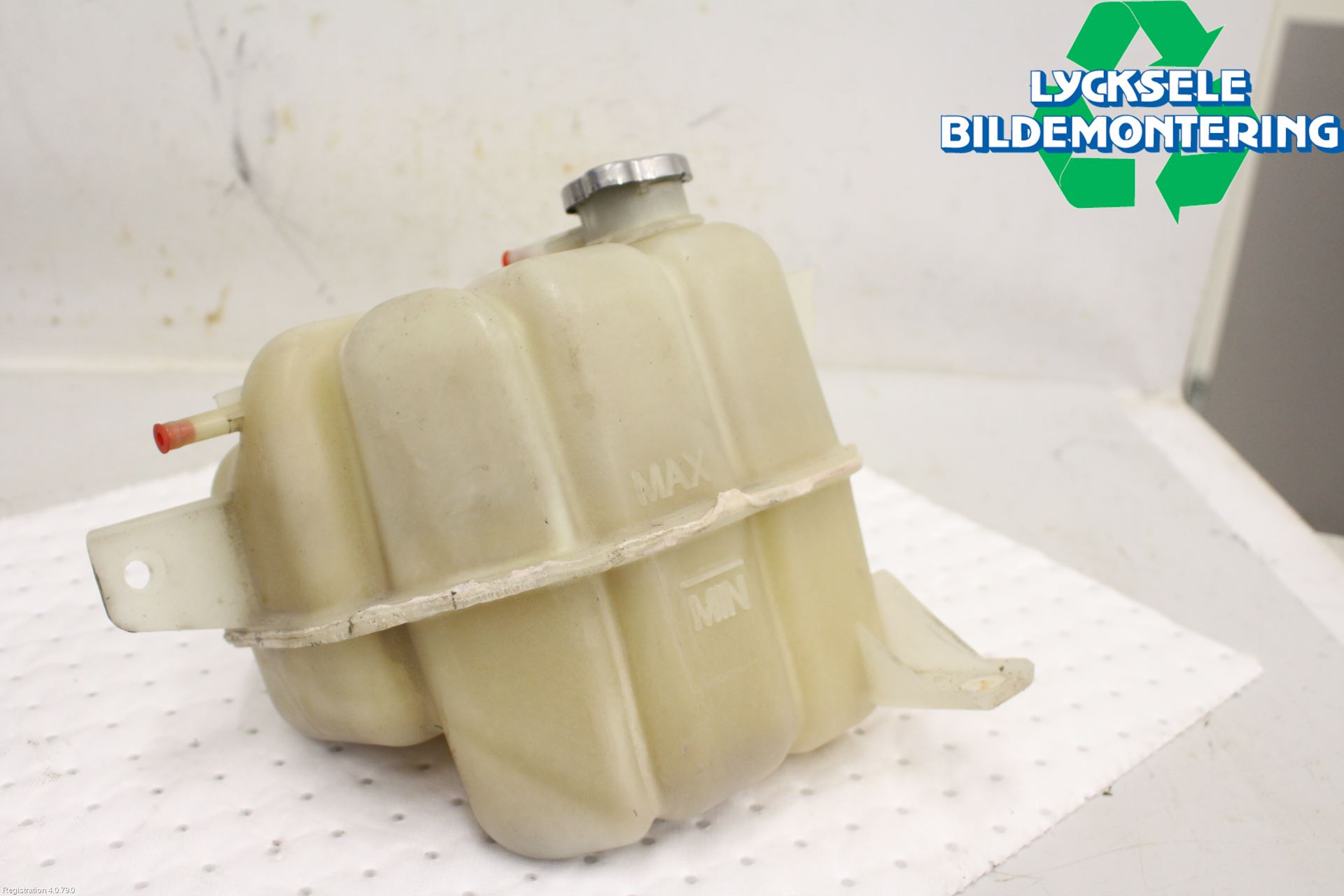 Nissan NAVARA 05-16 Expansionstank