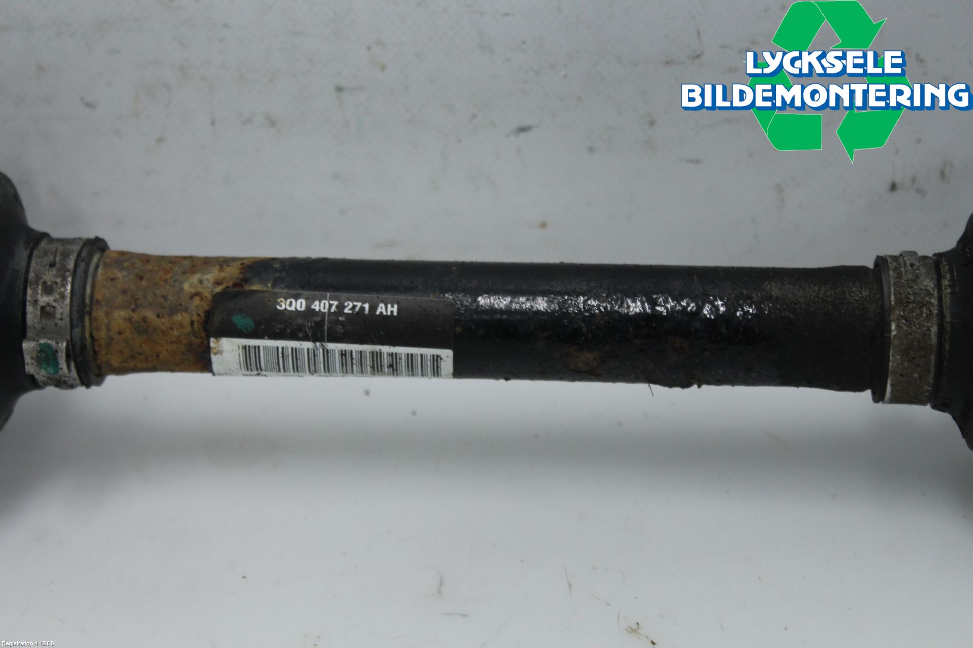 Volkswagen VW PASSAT 15-19 Drivaxel Fram Vänster