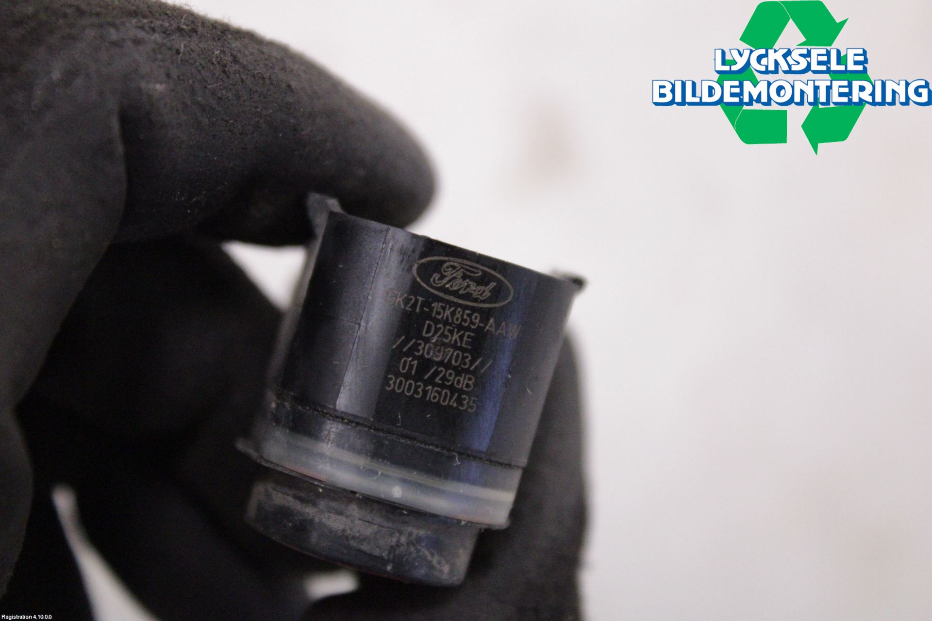 Ford KUGA 13-16 Parkeringshjälp Frontsensor