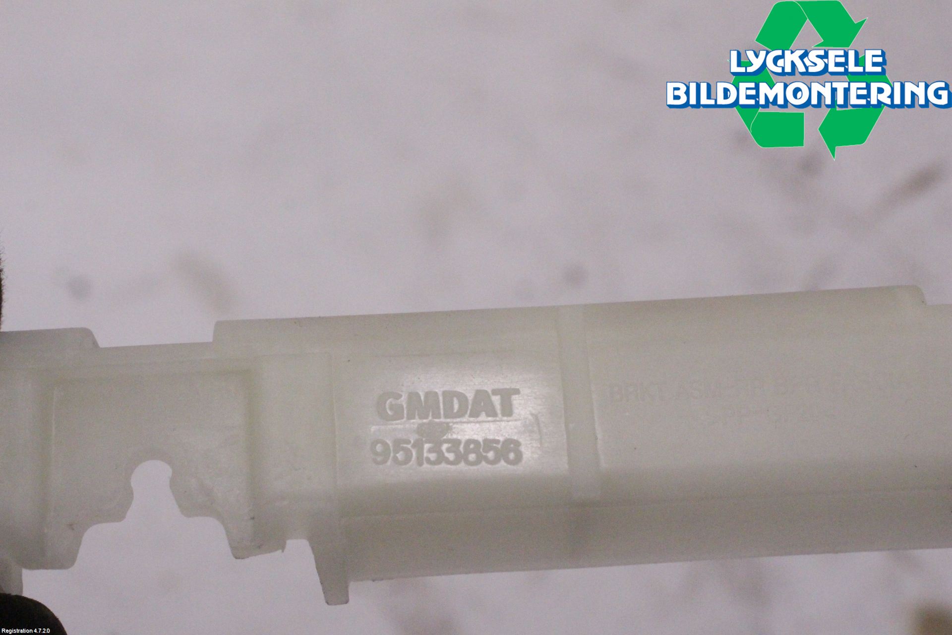 Chevrolet CAPTIVA Stötfångarfäste Bak Vä