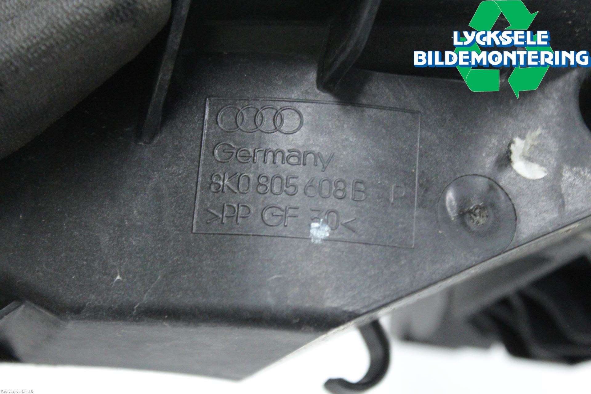 Audi A4 12-15 Strålkast Fästsarg