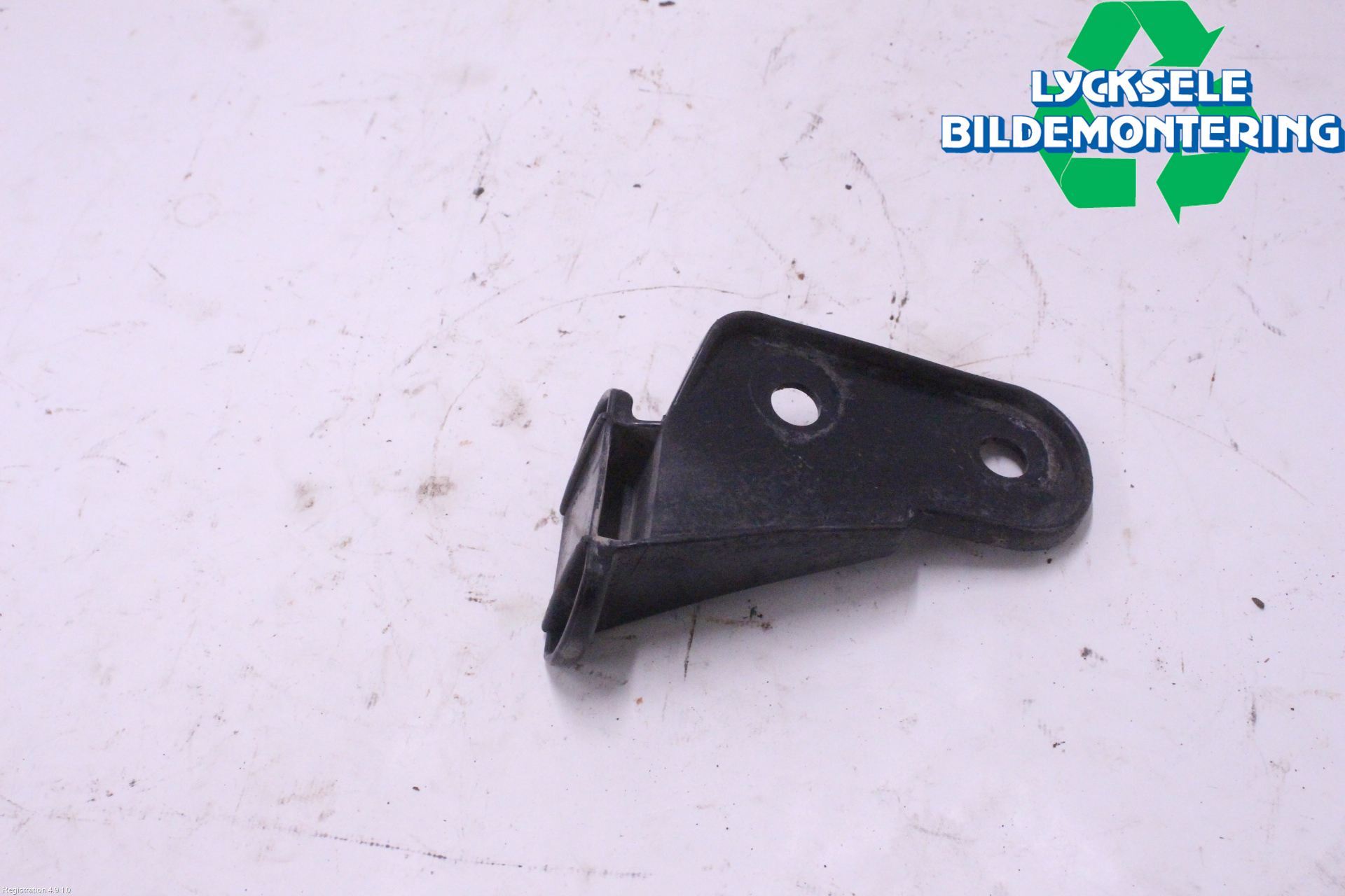 BMW 3 E36      91-00 Stötfångarfäste Fram Vä