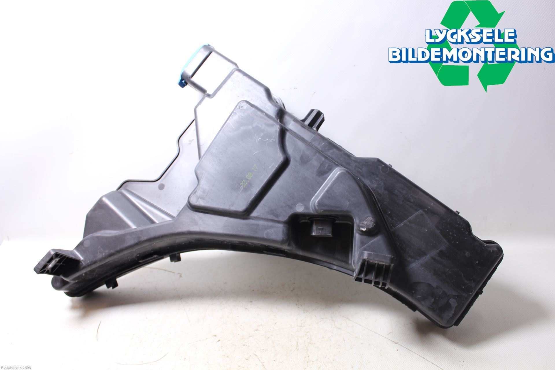 Audi A5 17- Spolartank Vindruta-Strål