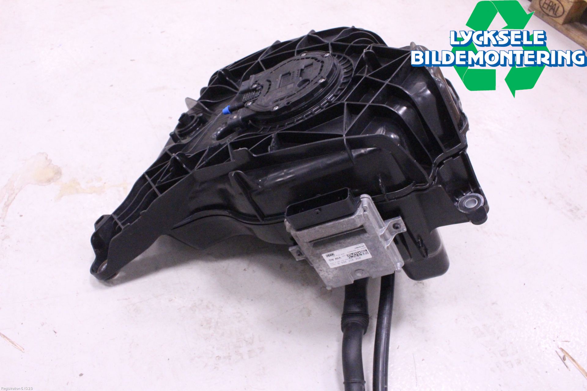 Audi A6 F2/C8 19- Adblue Tank