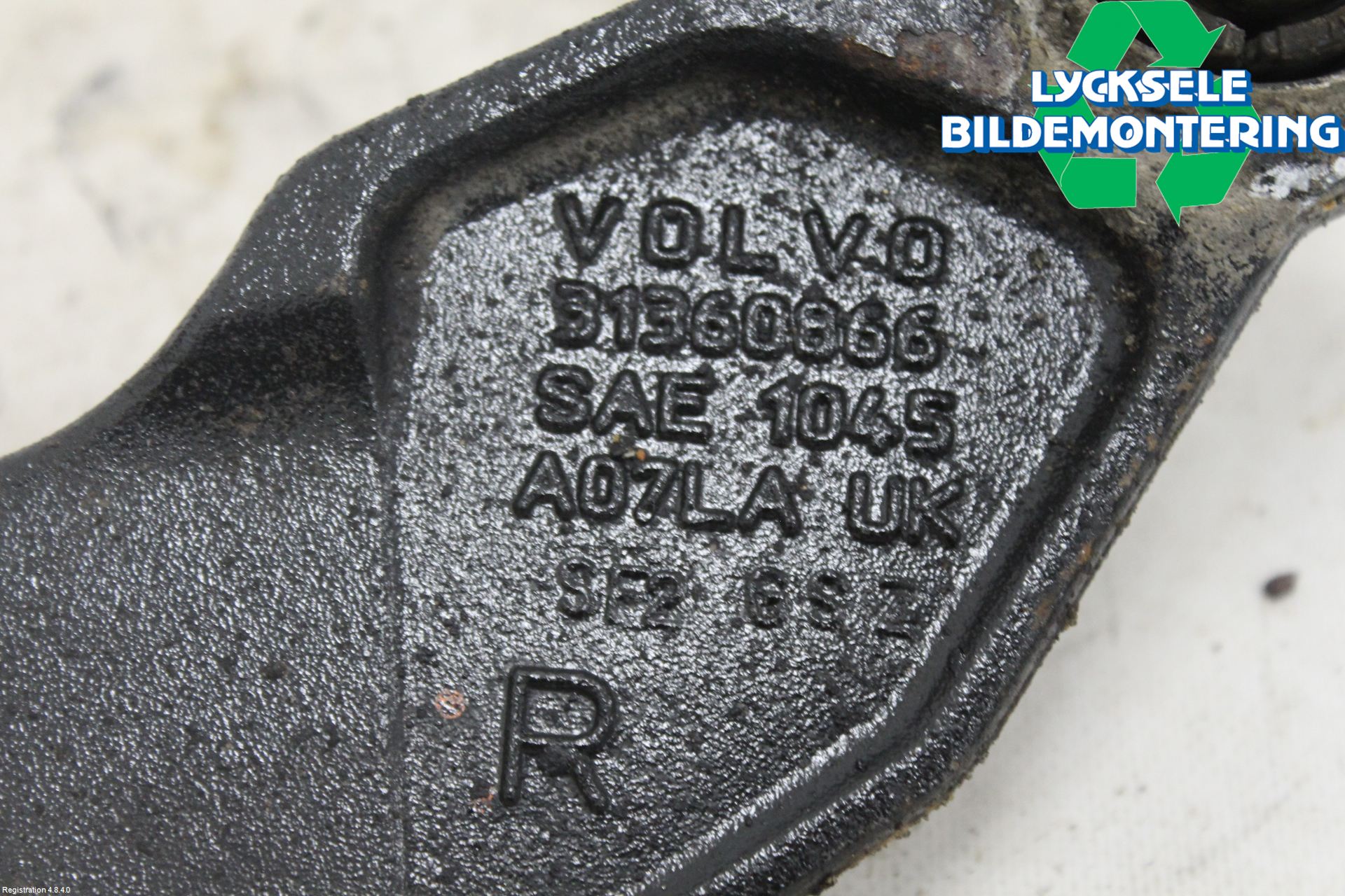 Volvo V90 17->> Bärarm Bak Övre Höger